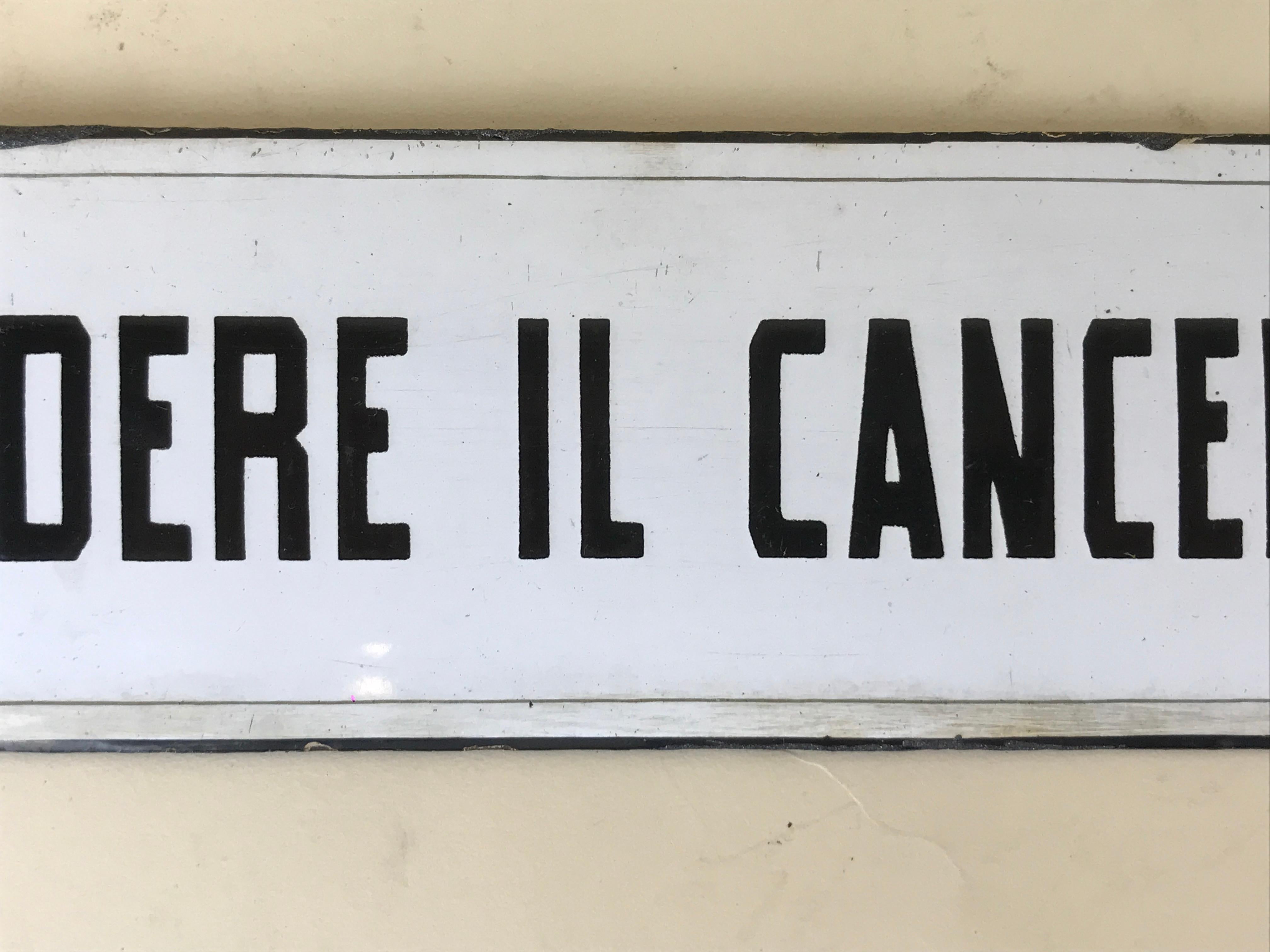 1950s Vintage Italian Enamel Metal Sign Close the Gate, or Chiudere il Cancello For Sale 2