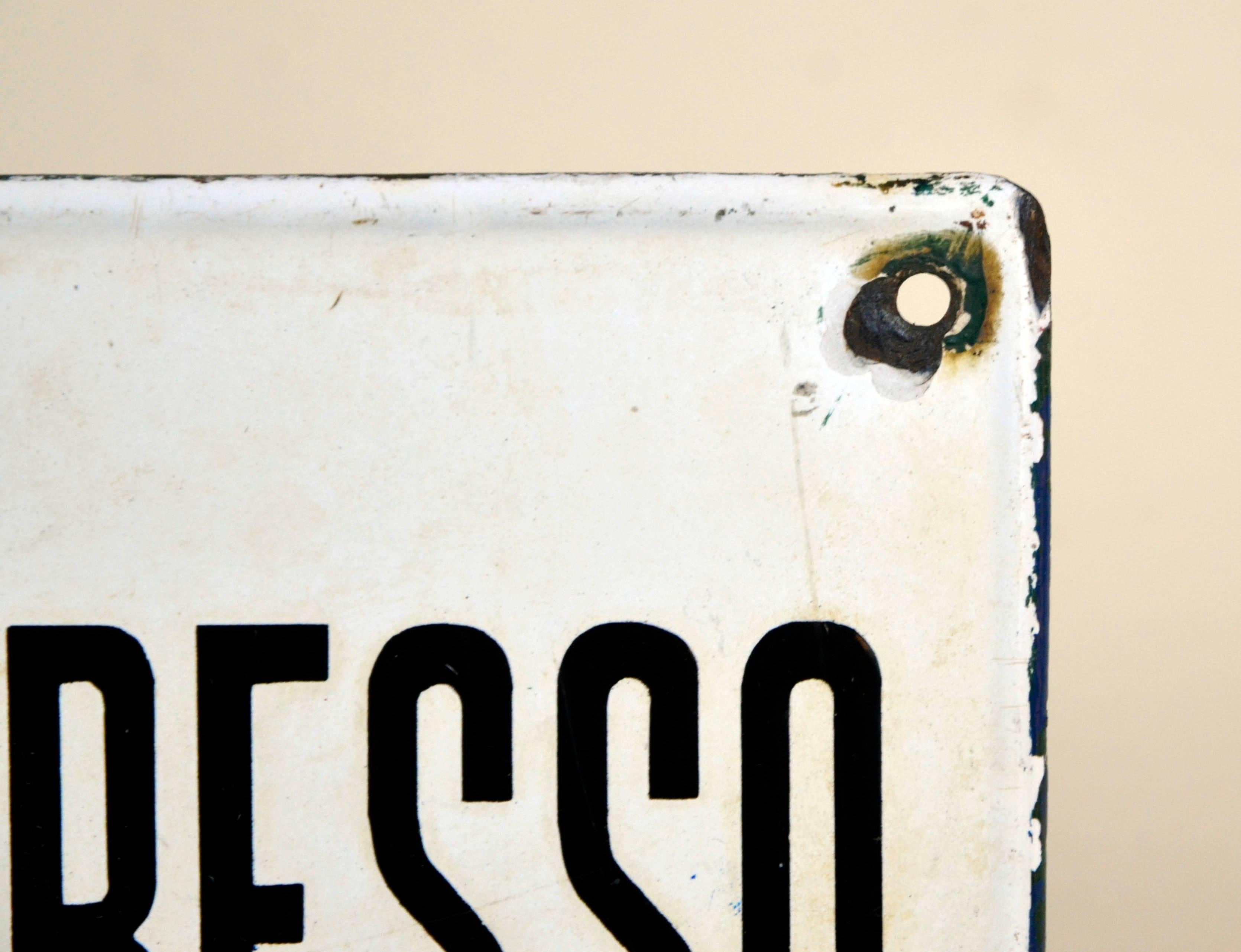 1950s Vintage Italian Enamel Metal Sign Vietato l'Ingresso or No Entry In Good Condition In Milan, IT