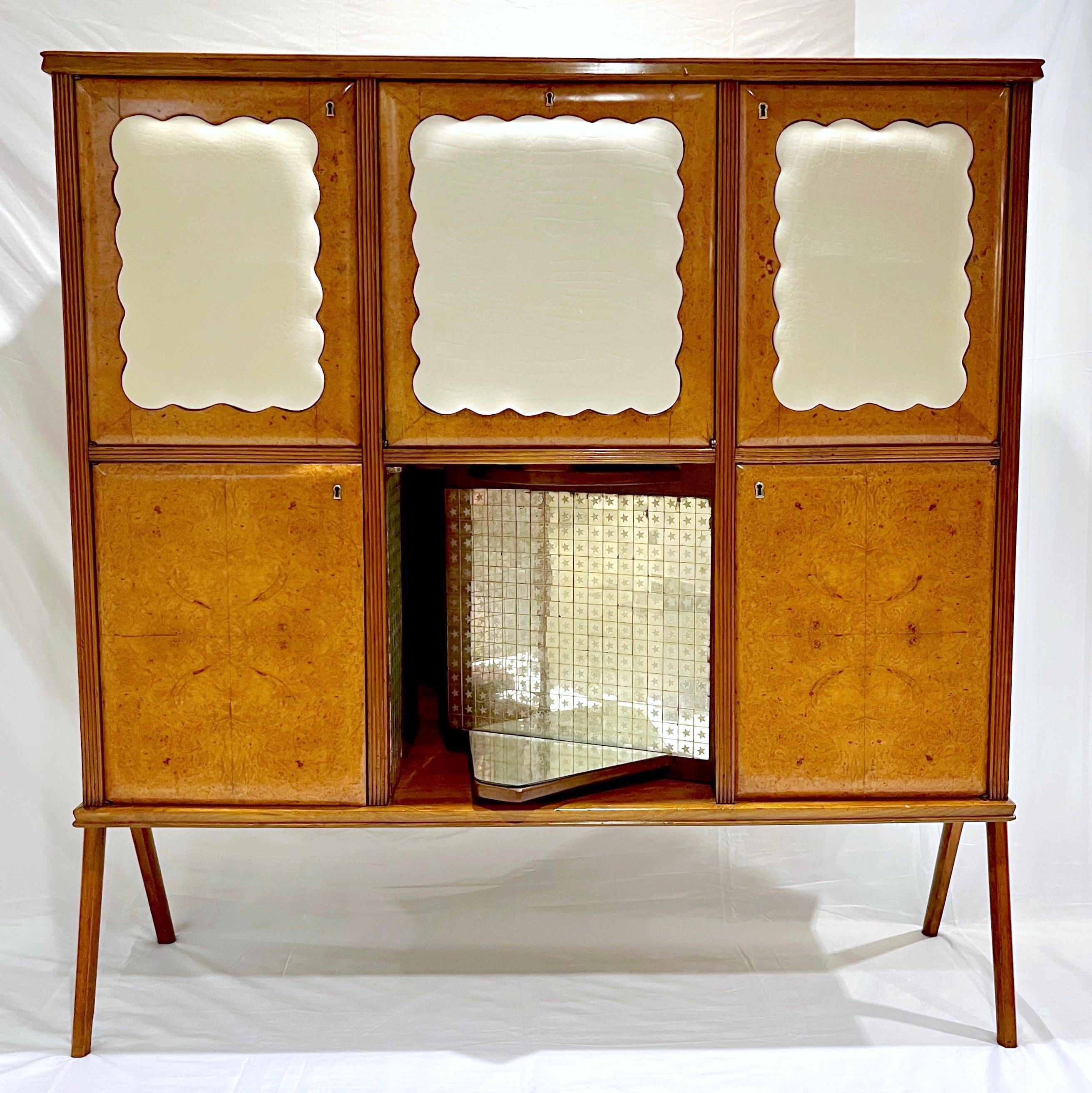 1950s Vintage Italian Maple Burl Wood Cabinet Bar with Cream Leather Panels For Sale 8