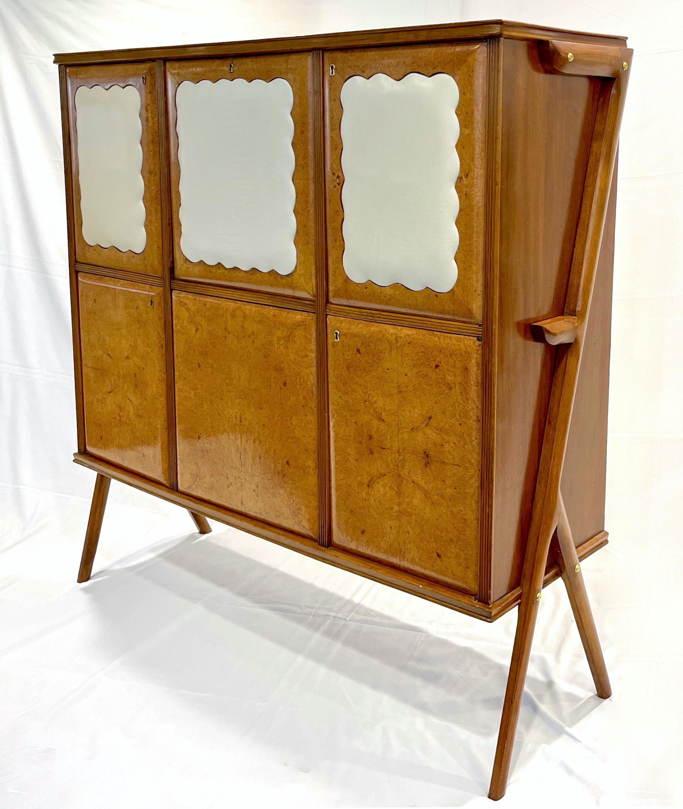 1950s Vintage Italian Maple Burl Wood Cabinet Bar with Cream Leather Panels For Sale 1