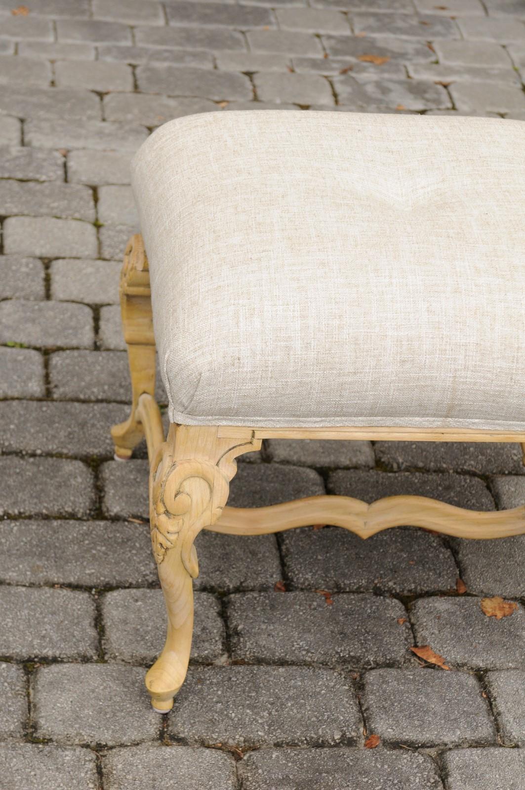 1950s Vintage Italian Rococo Style Ottoman with Cabriole Legs and New Upholstery (Rokoko)
