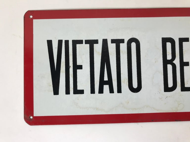 1950s Vintage Italian Screen-Printed Aluminium Sign Forbidden to Swear In Good Condition For Sale In Milan, IT