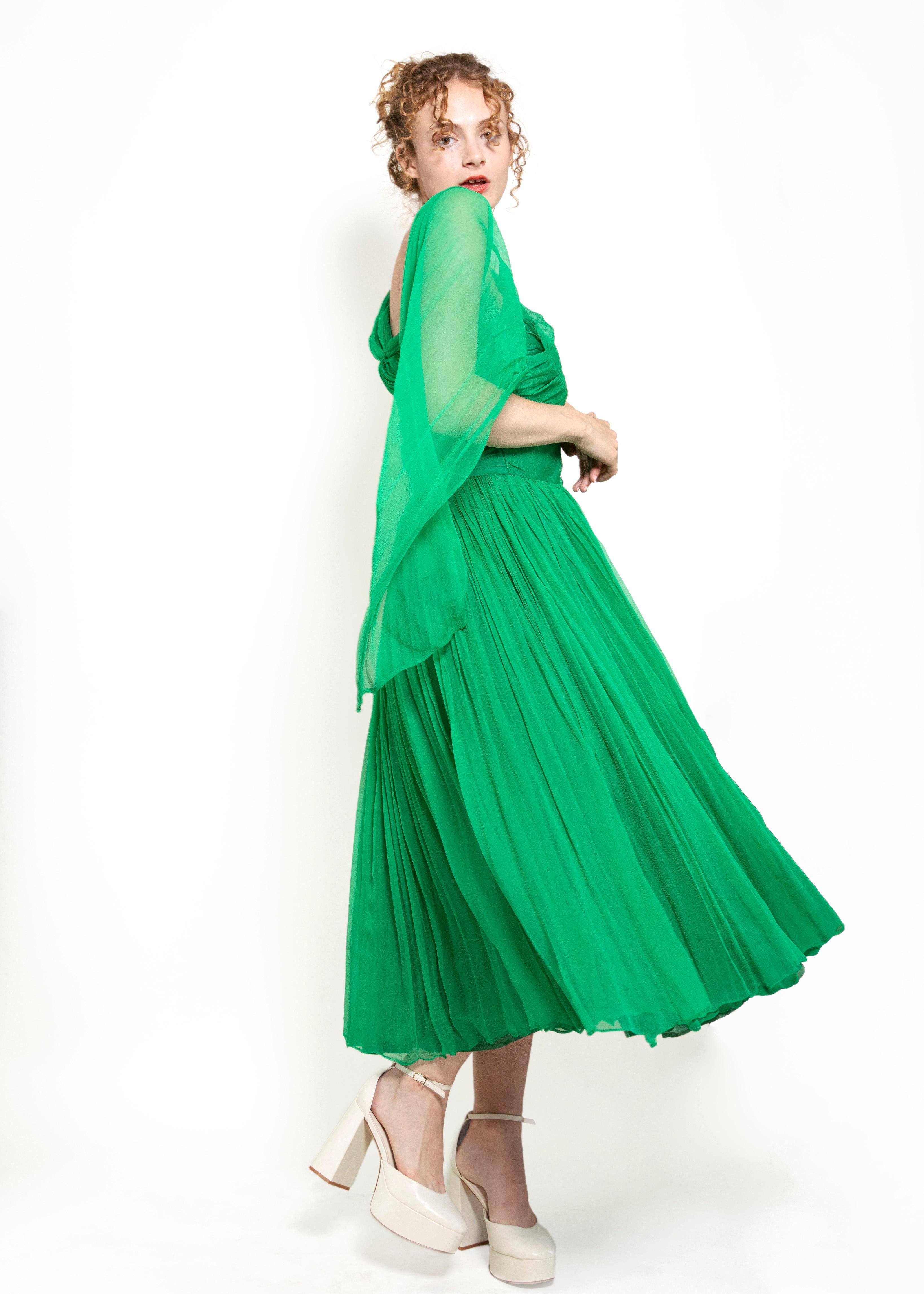Women's 1950's Vintage Kelly Green Silk Chiffon Cocktail Dress For Sale