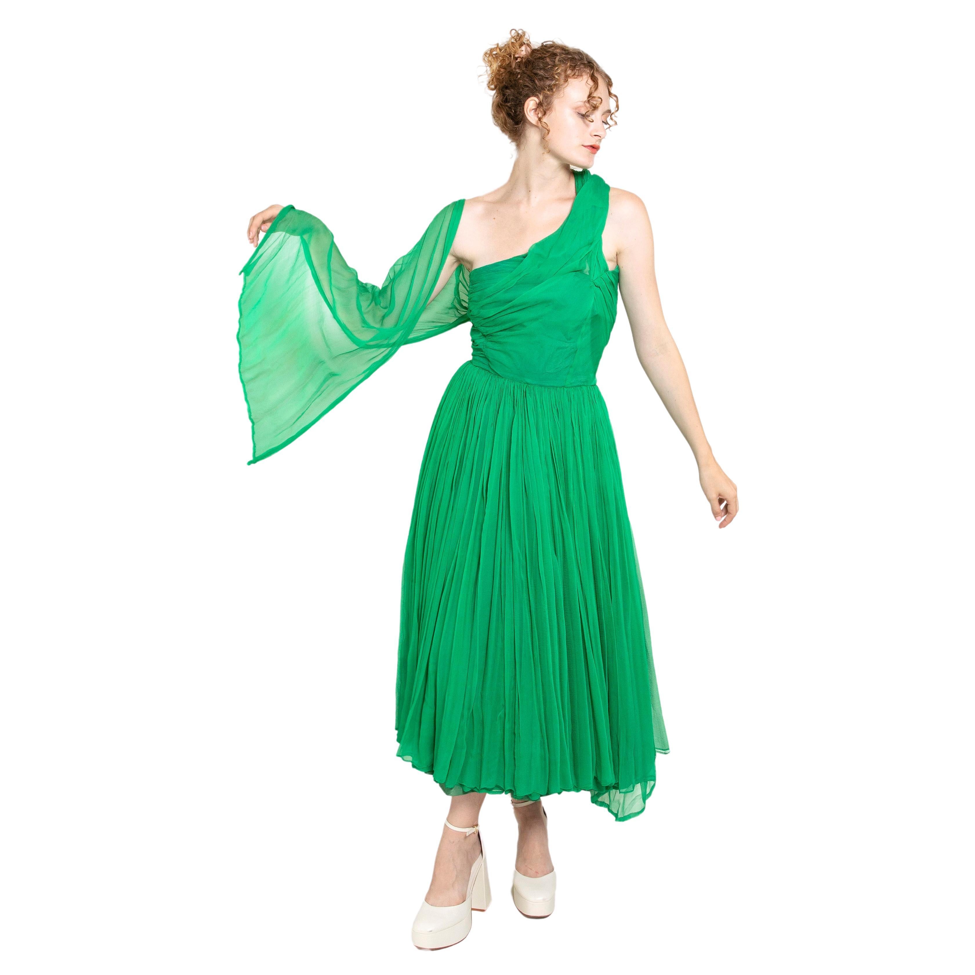 1950's Vintage Kelly Green Silk Chiffon Cocktail Dress For Sale