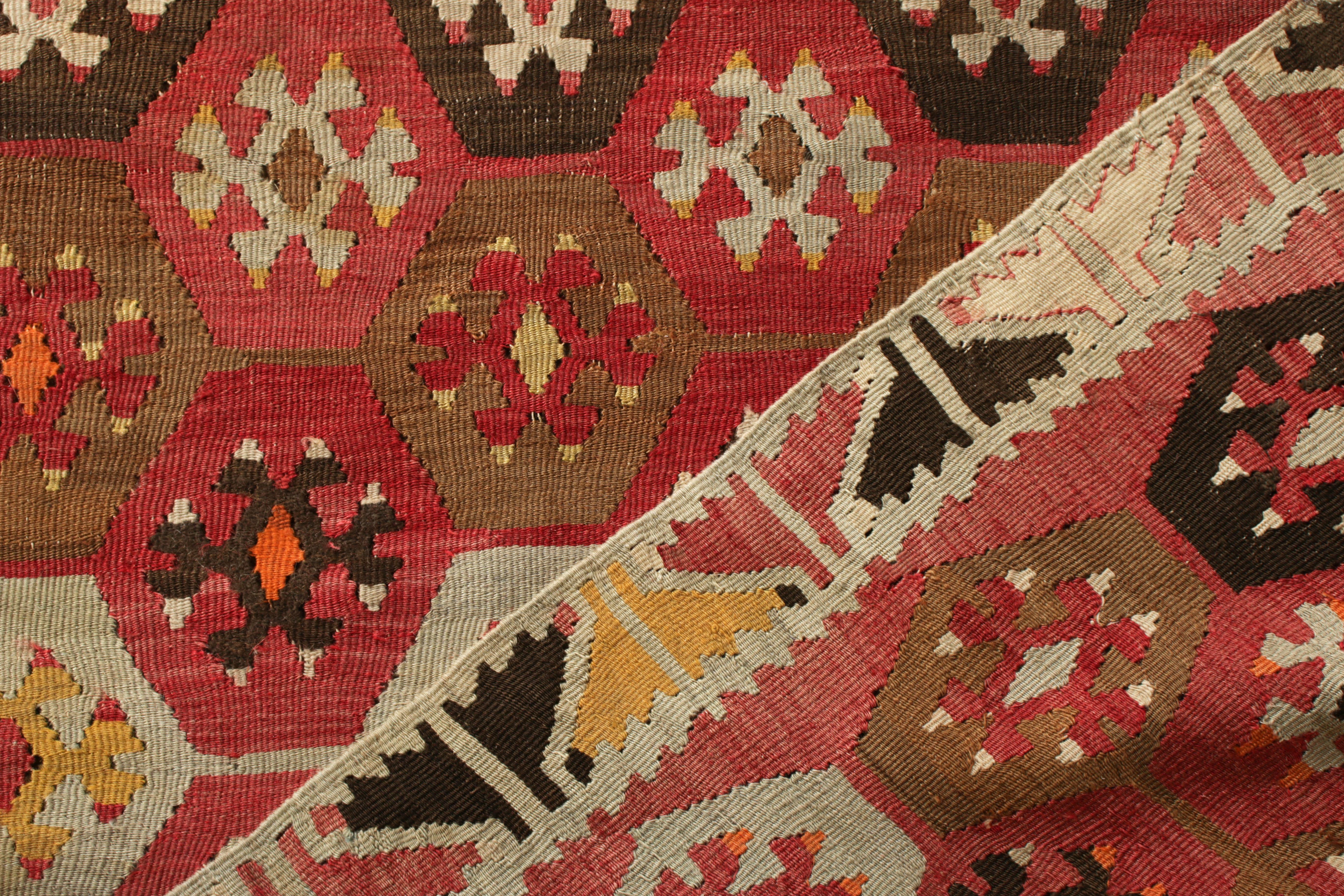 1950s Vintage Kilim Rug Geometric Red and Brown Midcentury Sarkisla Pattern In Good Condition For Sale In Long Island City, NY
