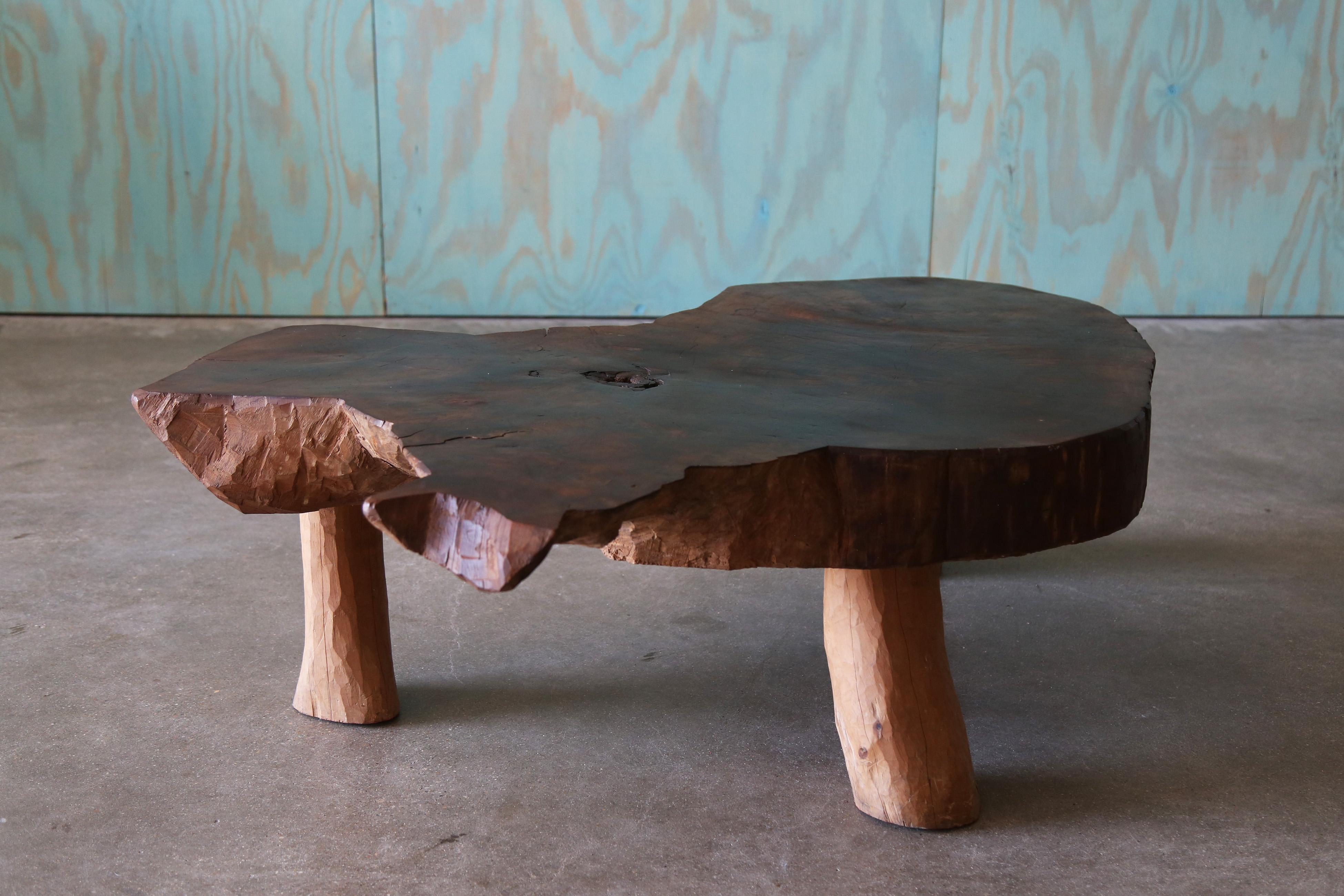 1950s Vintage Live Edge Slab Walnut designer mid century Coffee Table For Sale 2