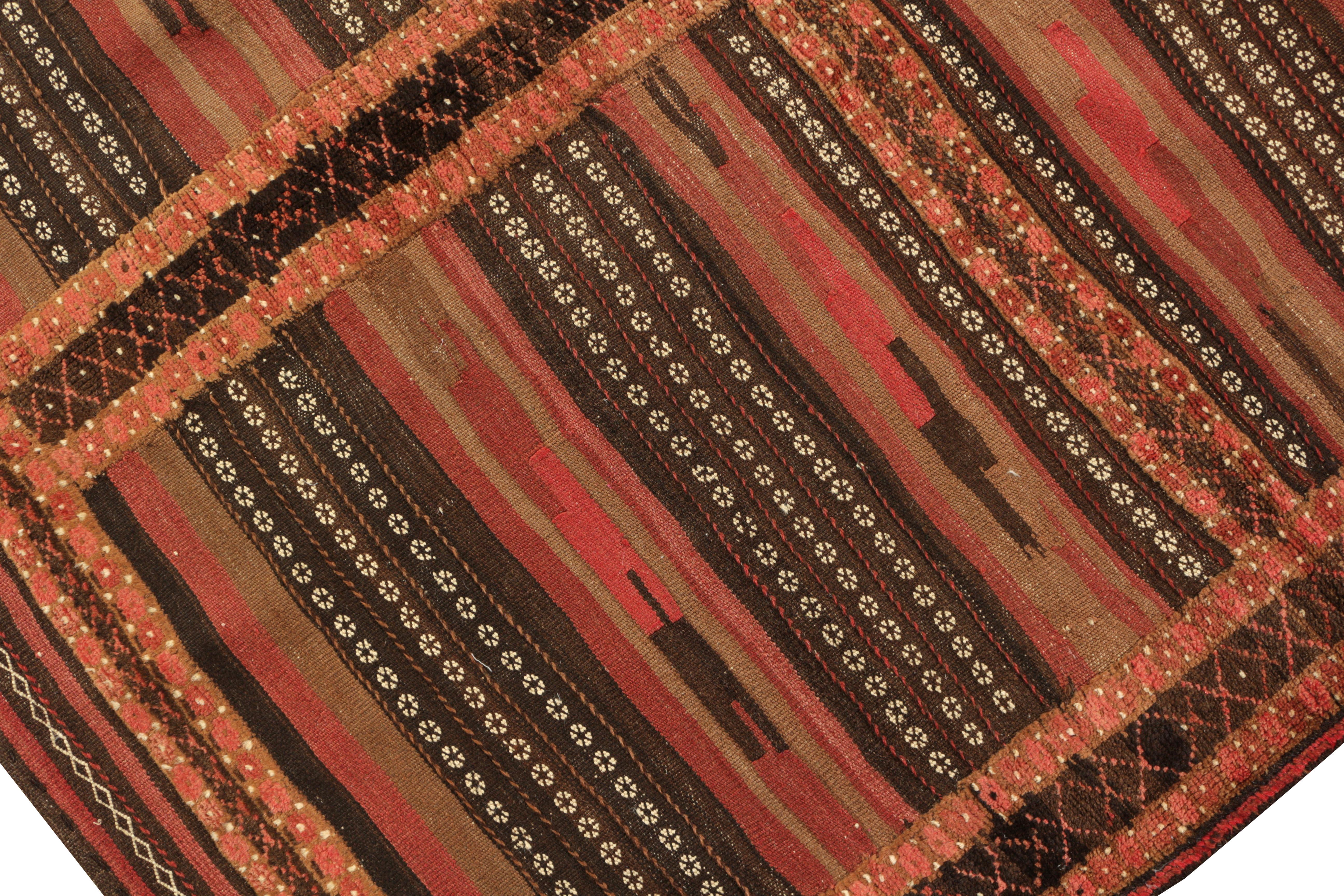1950s Vintage Midcentury Kilim Orange Brown Geometric Pattern In Good Condition In Long Island City, NY