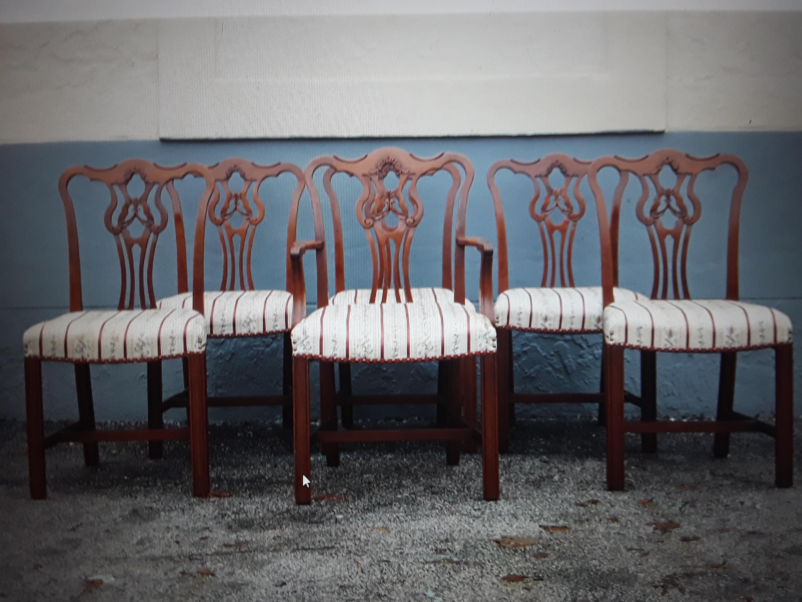 1950's Vintage Mid Century Traditional style Carved Dining Chairs Set of 6 en vente 5