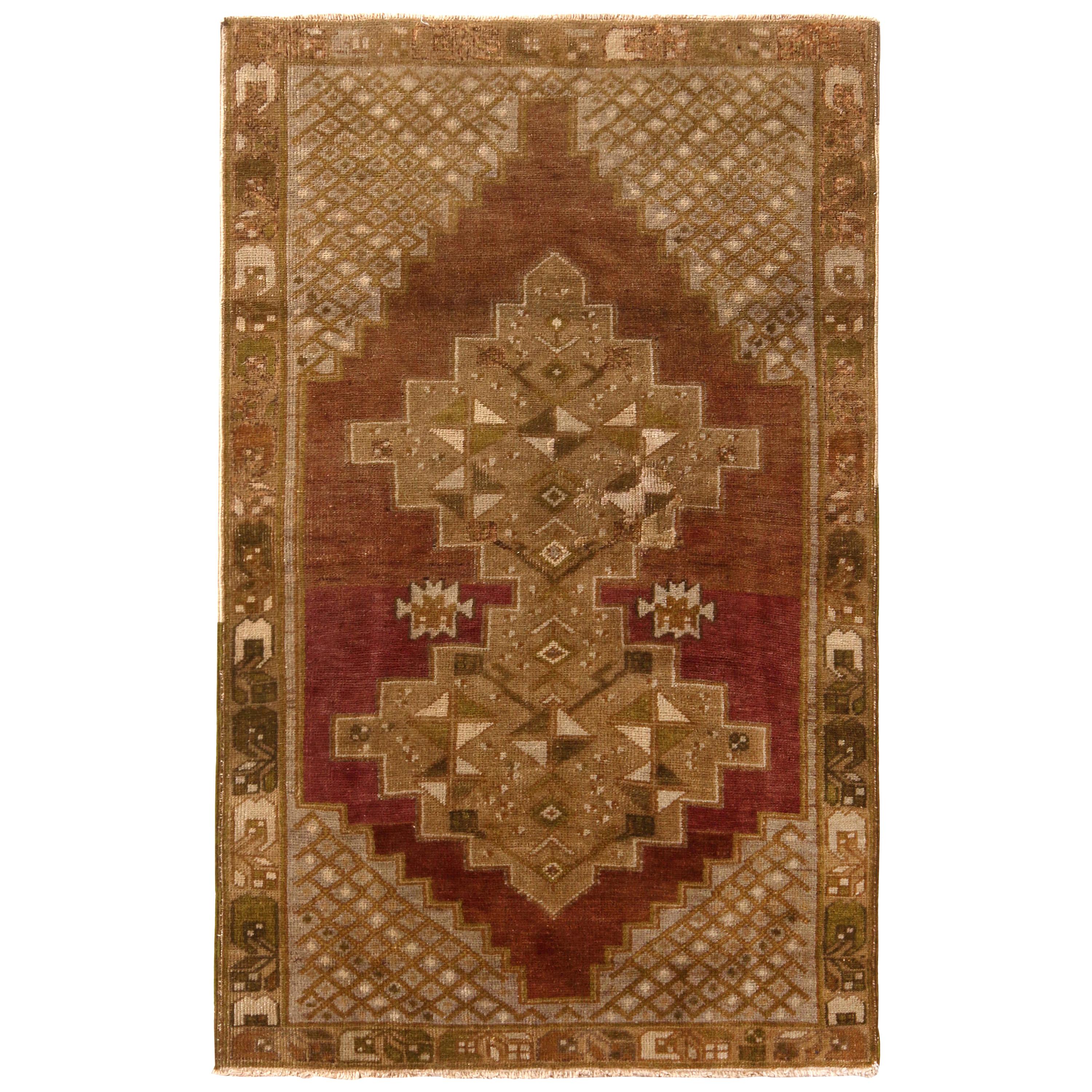 1950s Vintage Midcentury Oushak Rug Beige Brown Medallion Pattern