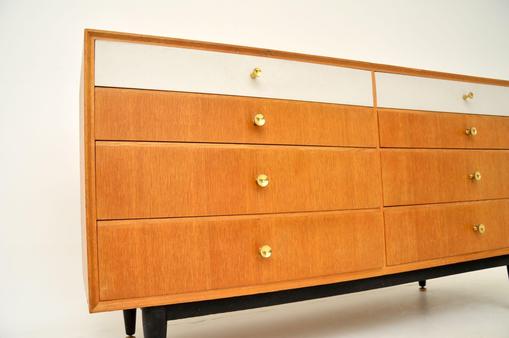 1950's Vintage Oak Sideboard / Chest of Drawers In Good Condition In London, GB