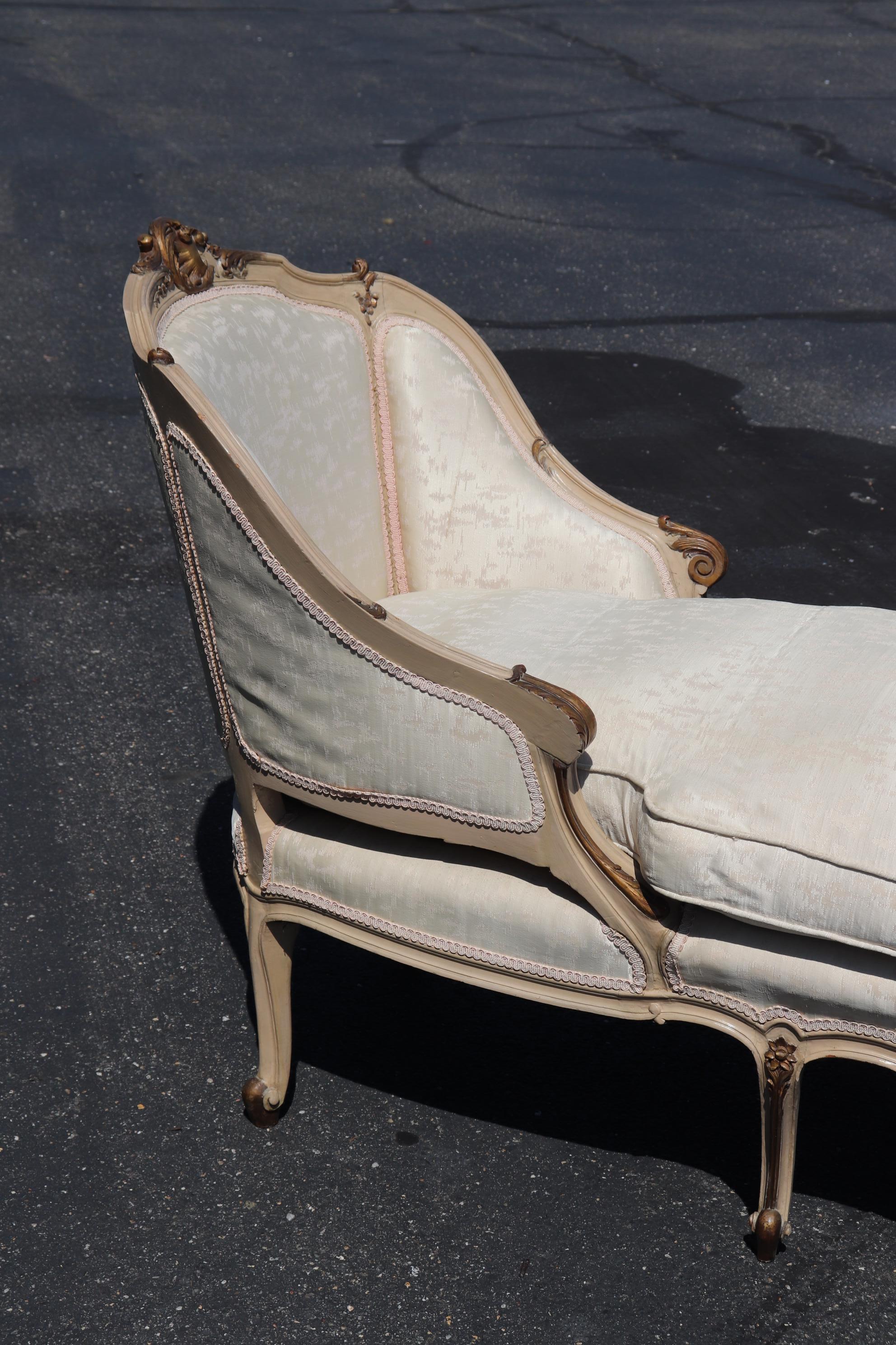1950s Vintage Off-White Painted French Louis XV Daybed Chaise 11