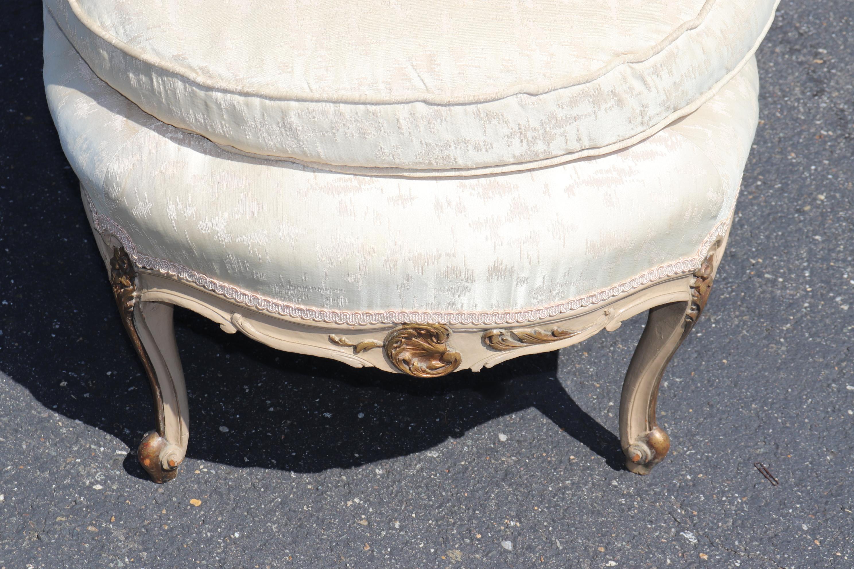 Walnut 1950s Vintage Off-White Painted French Louis XV Daybed Chaise
