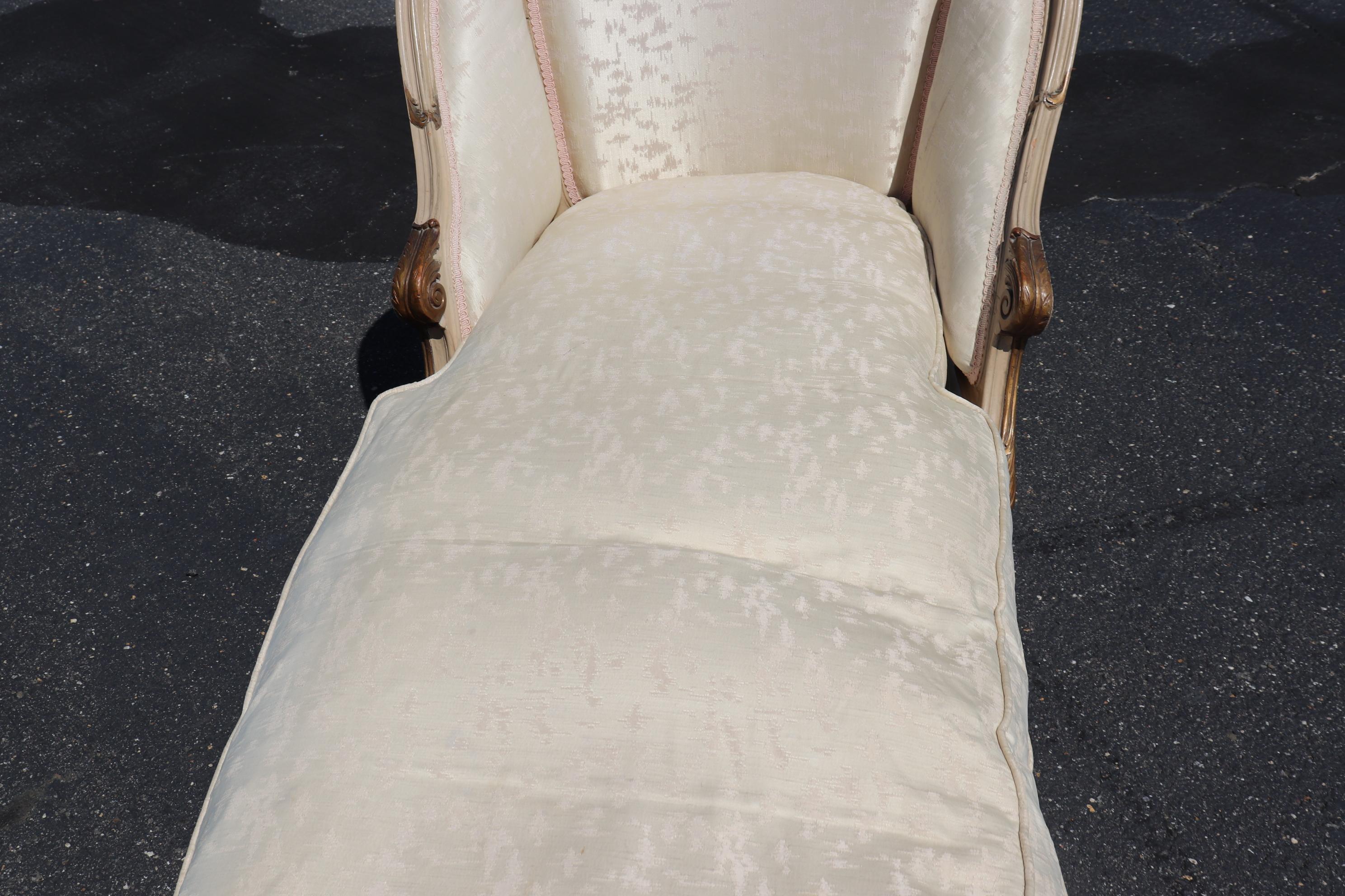1950s Vintage Off-White Painted French Louis XV Daybed Chaise 4