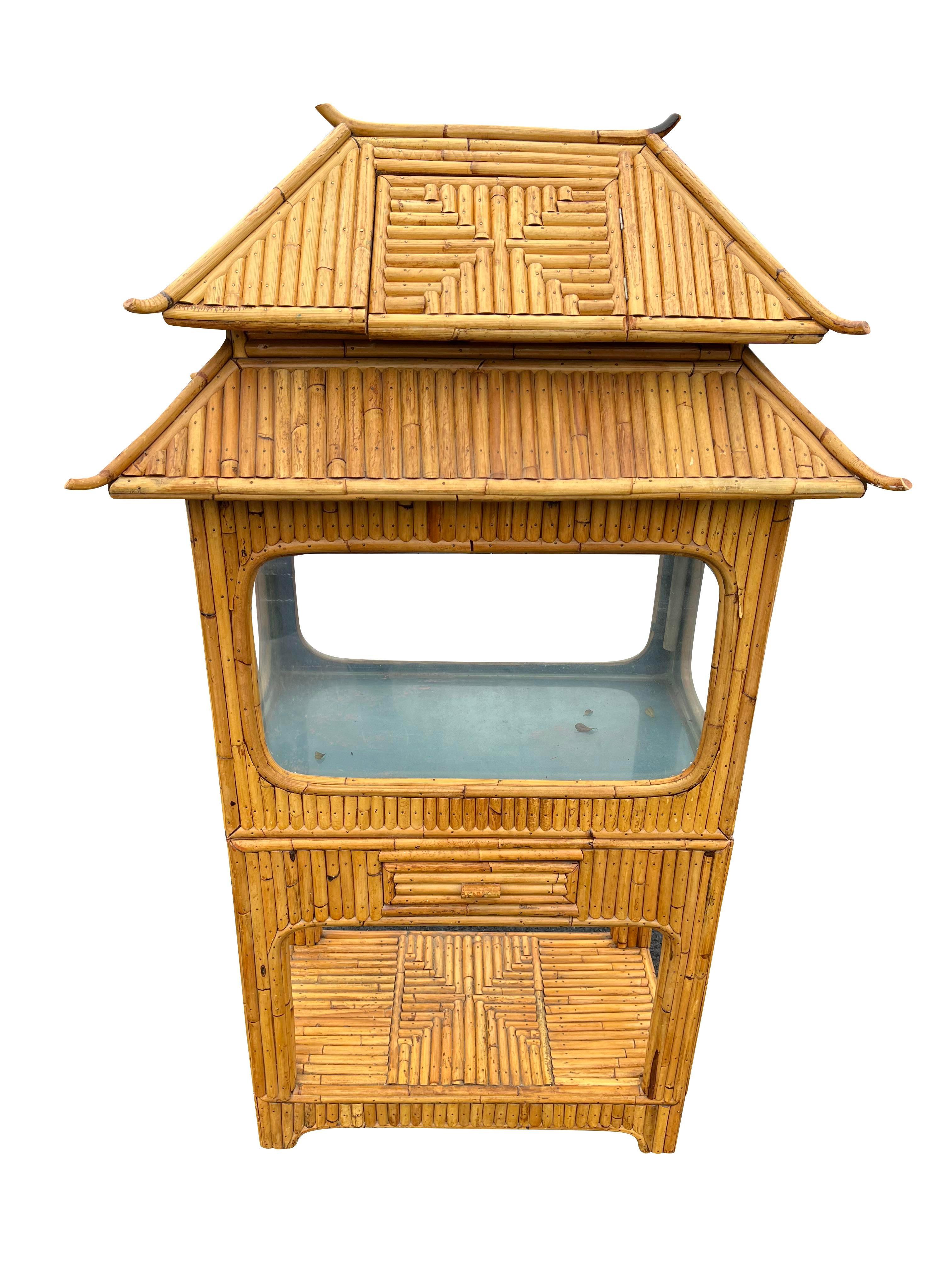 1950s Vintage Pagoda Asian Style Bamboo Rattan Glass Fish Tank 4