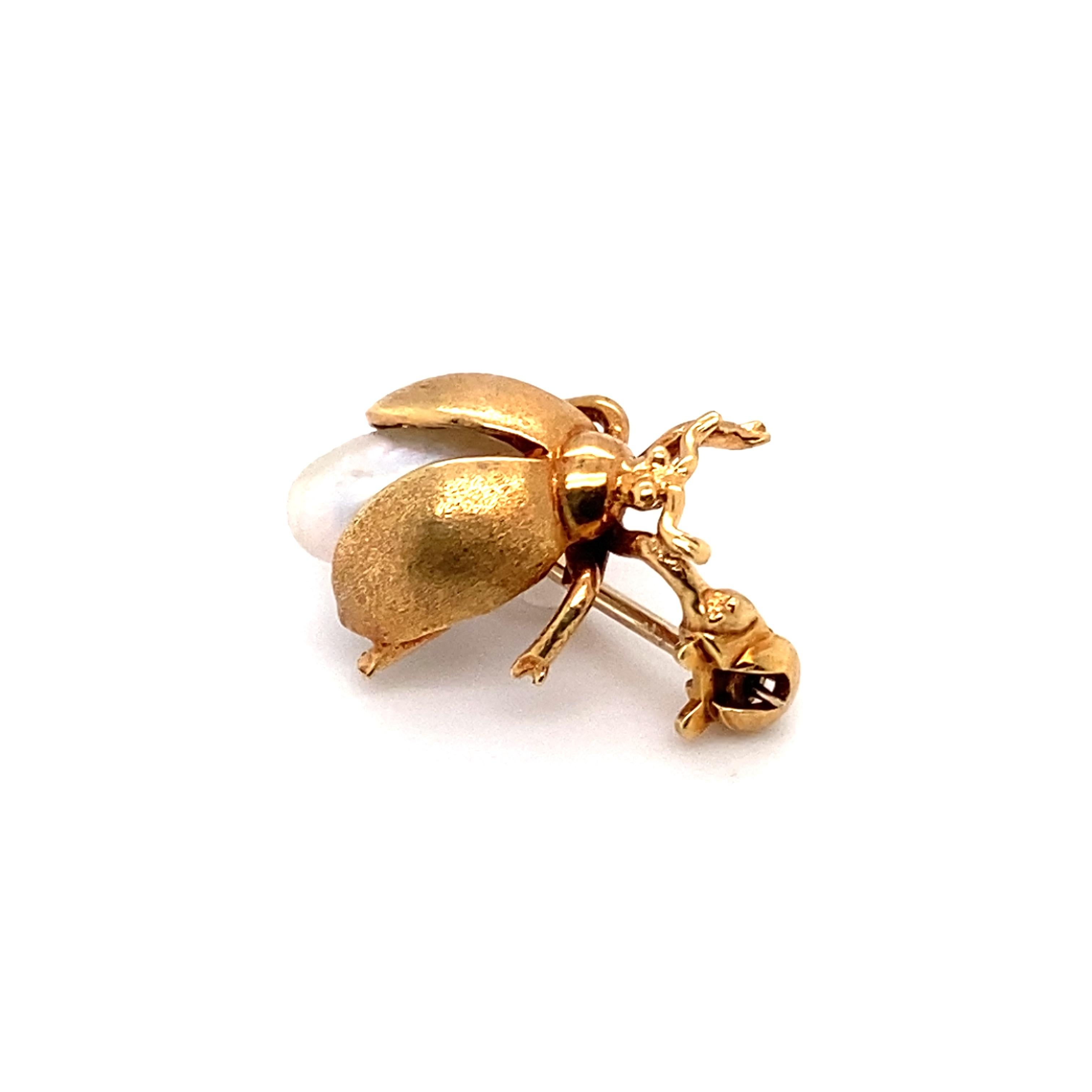 Retro 1950s Pearl Lady Bug Pin in 18 Karat Yellow Gold For Sale