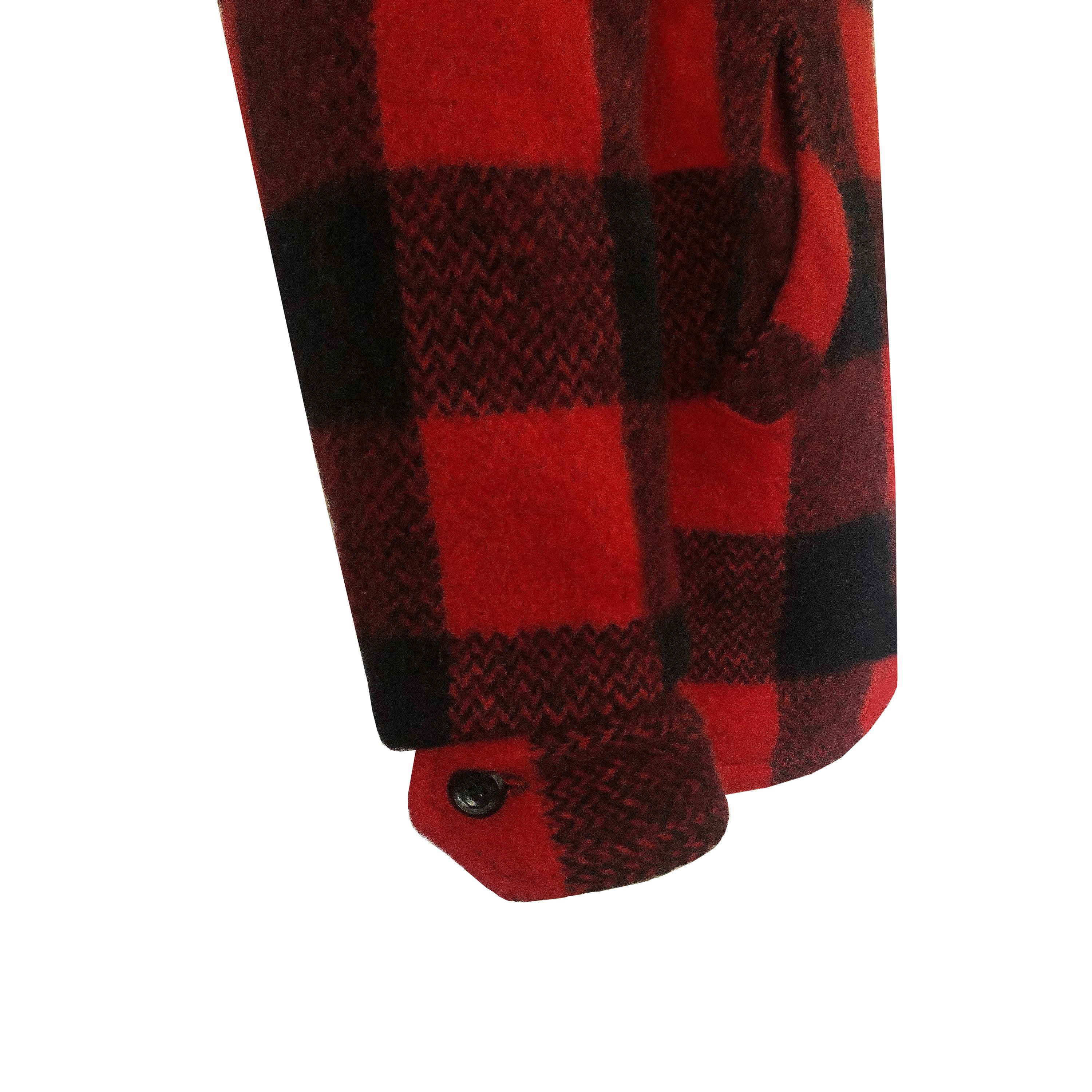 1950s Vintage Plaid Mackinaw Jacket - Red + Black Check Wool - Padded Lining In Good Condition For Sale In KENT, GB