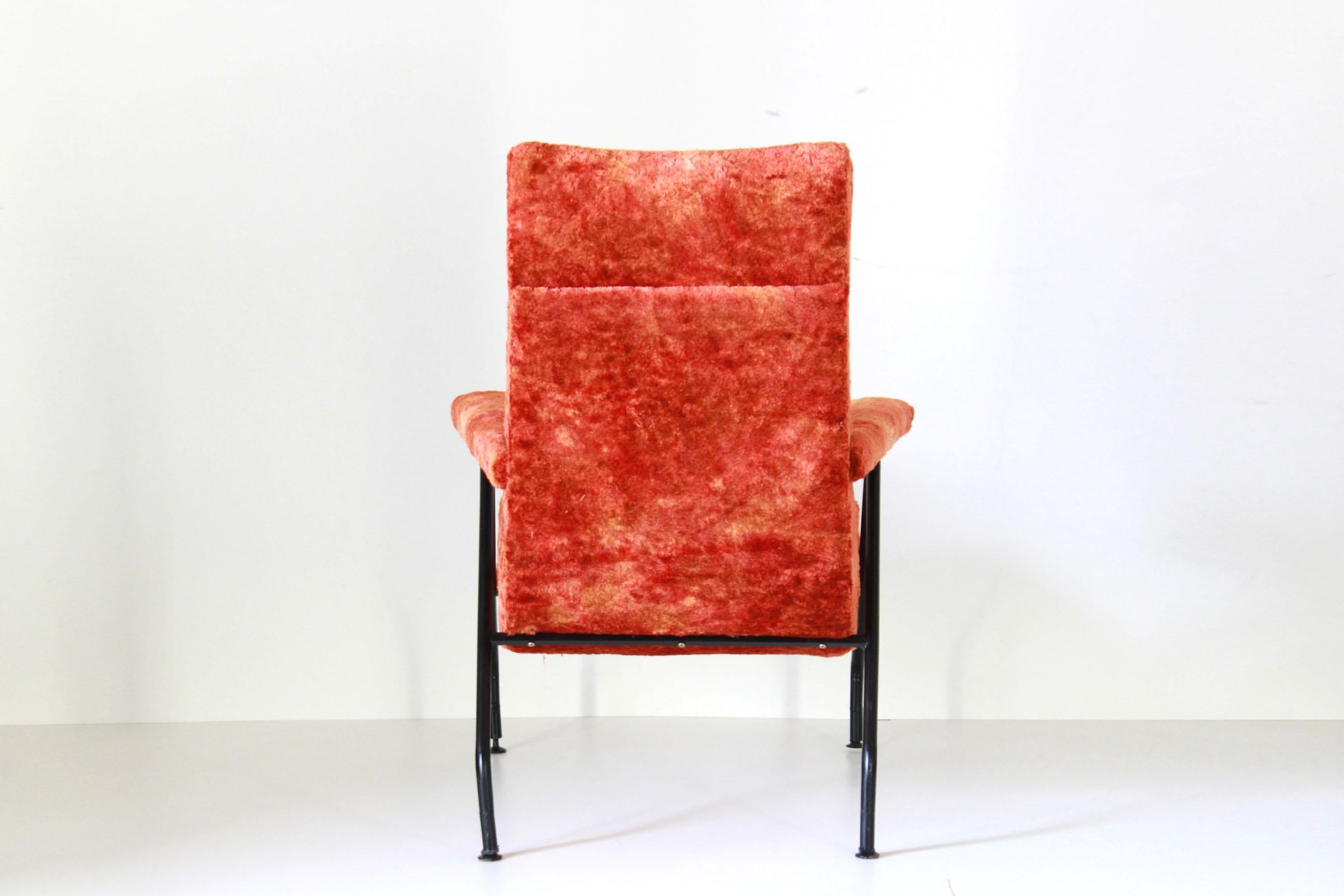1950s Vintage Red Fabric Armchair In Good Condition In Ceglie Messapica, IT