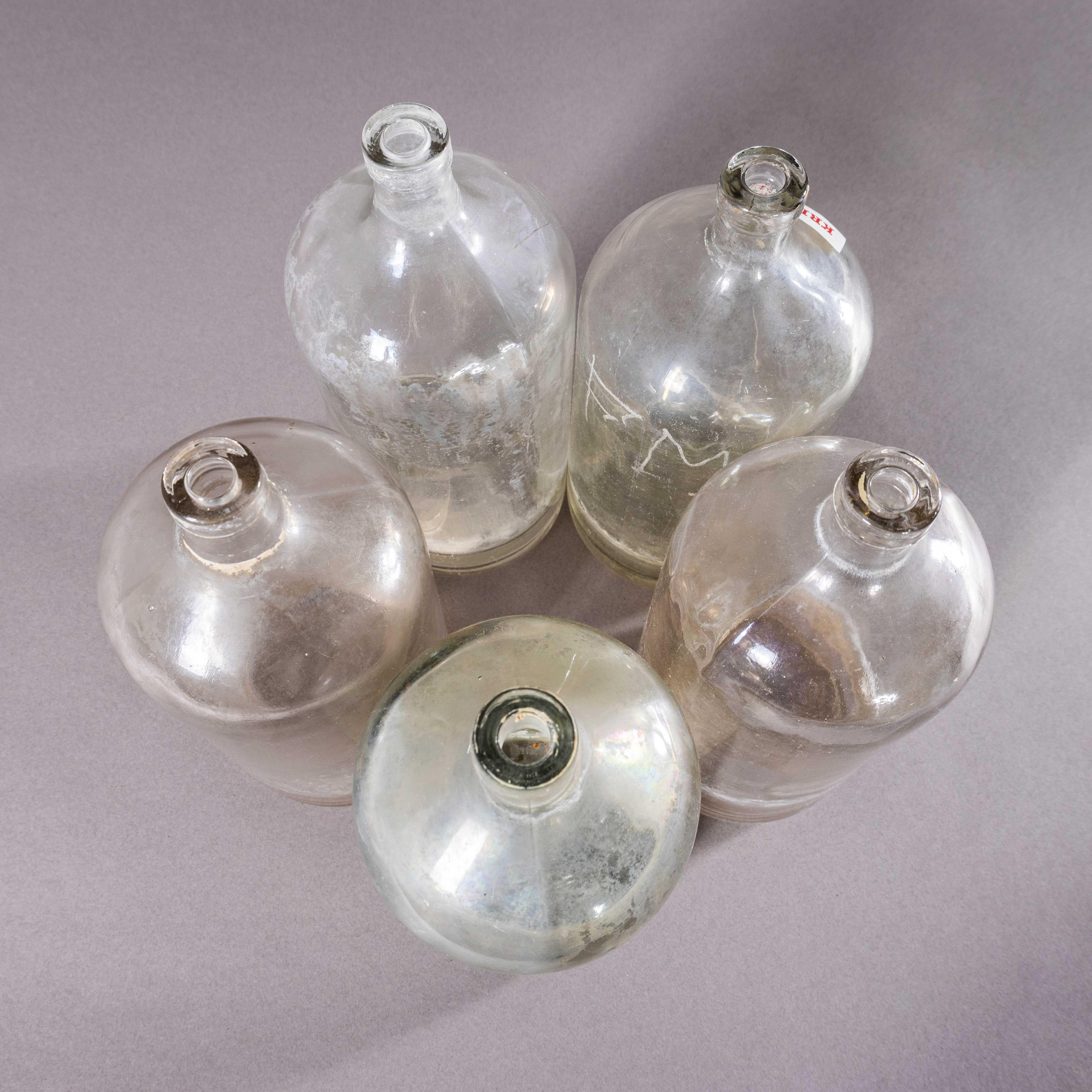 Européen Bouteilles de soda roumaines des années 1950 sans siphon - Verre clair en vente