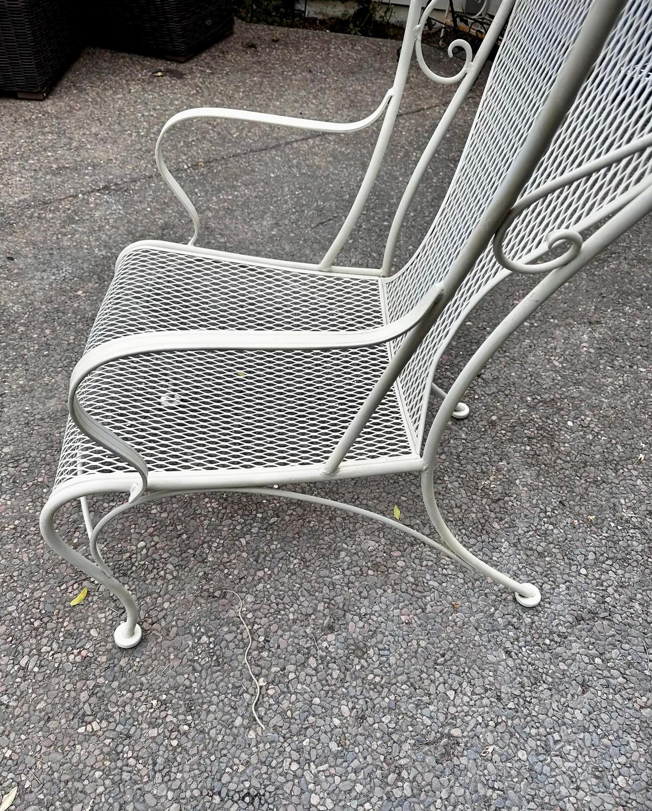 1950’s Vintage Russell Woodard Beige Iron Hooded Porter Garden Chair, Princess C In Excellent Condition In San Jose, CA