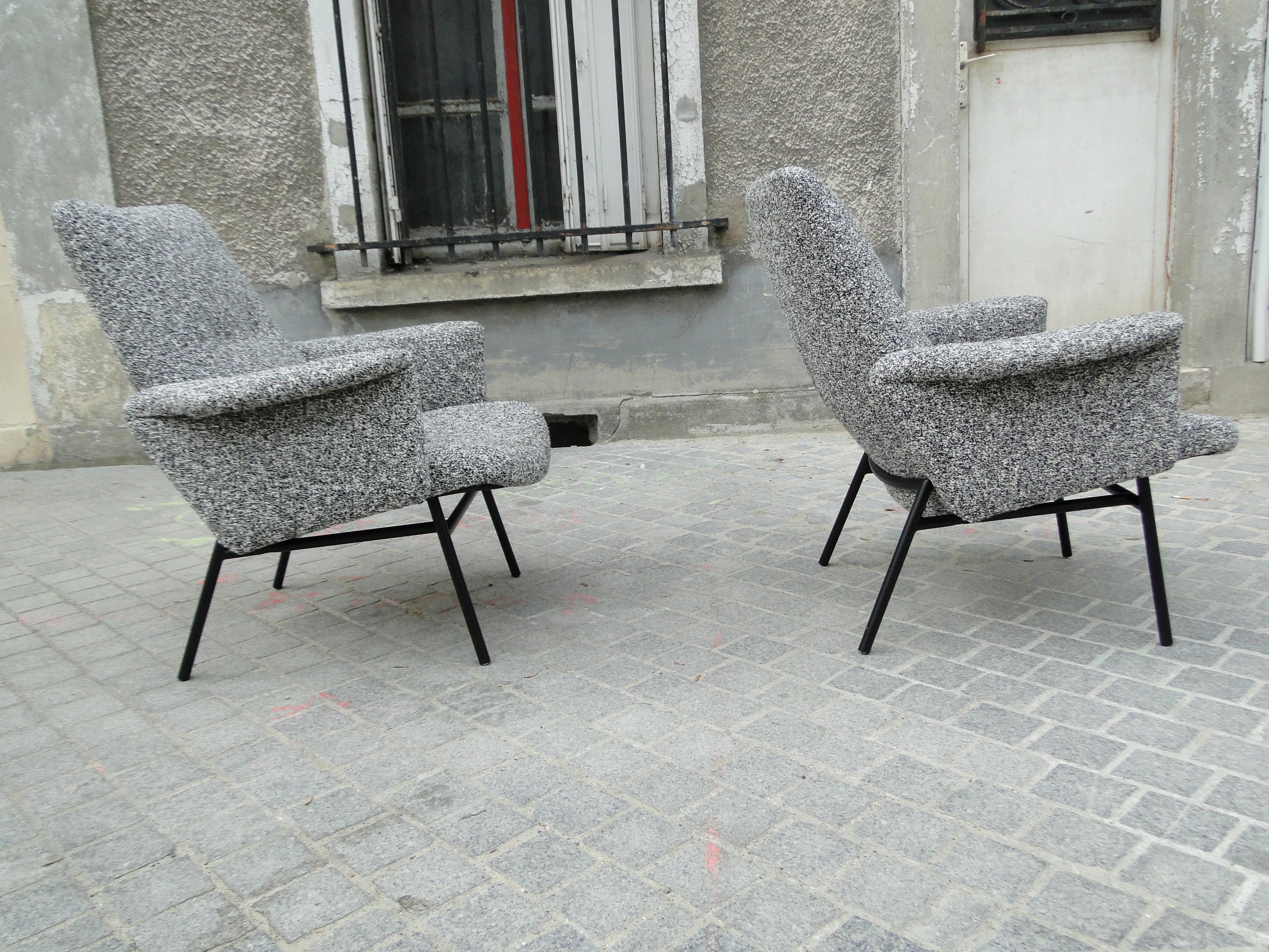  Pierre Guariche Vintage SK660 Armchairs Chairs   For Sale 3
