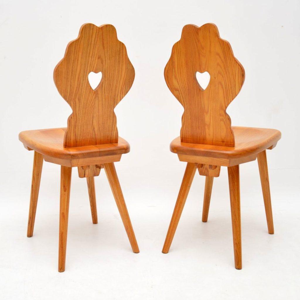 English 1950s Vintage Solid Elm Pair of Side Chairs and Bench