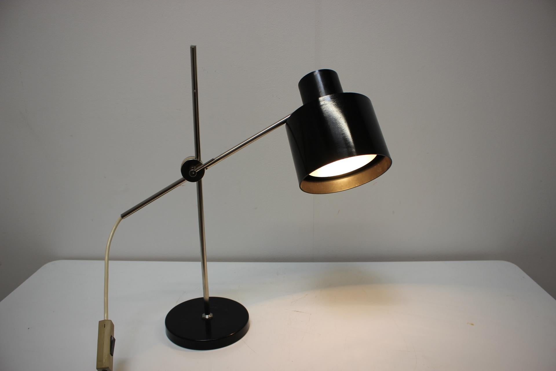 Lámpara de mesa vintage de los años 1950, Checoslovaquia en venta 3