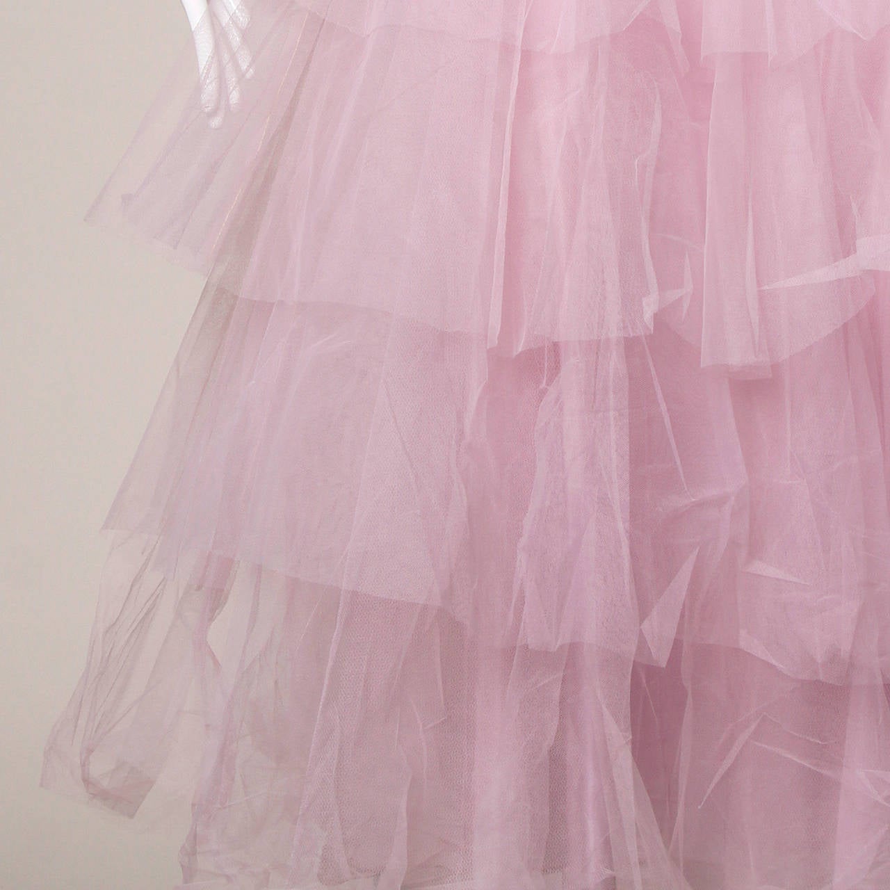 1950s Vintage Tiered Tulle Formal Barbie Pink Cupcake Prom Dress Excellent état à Sparks, NV