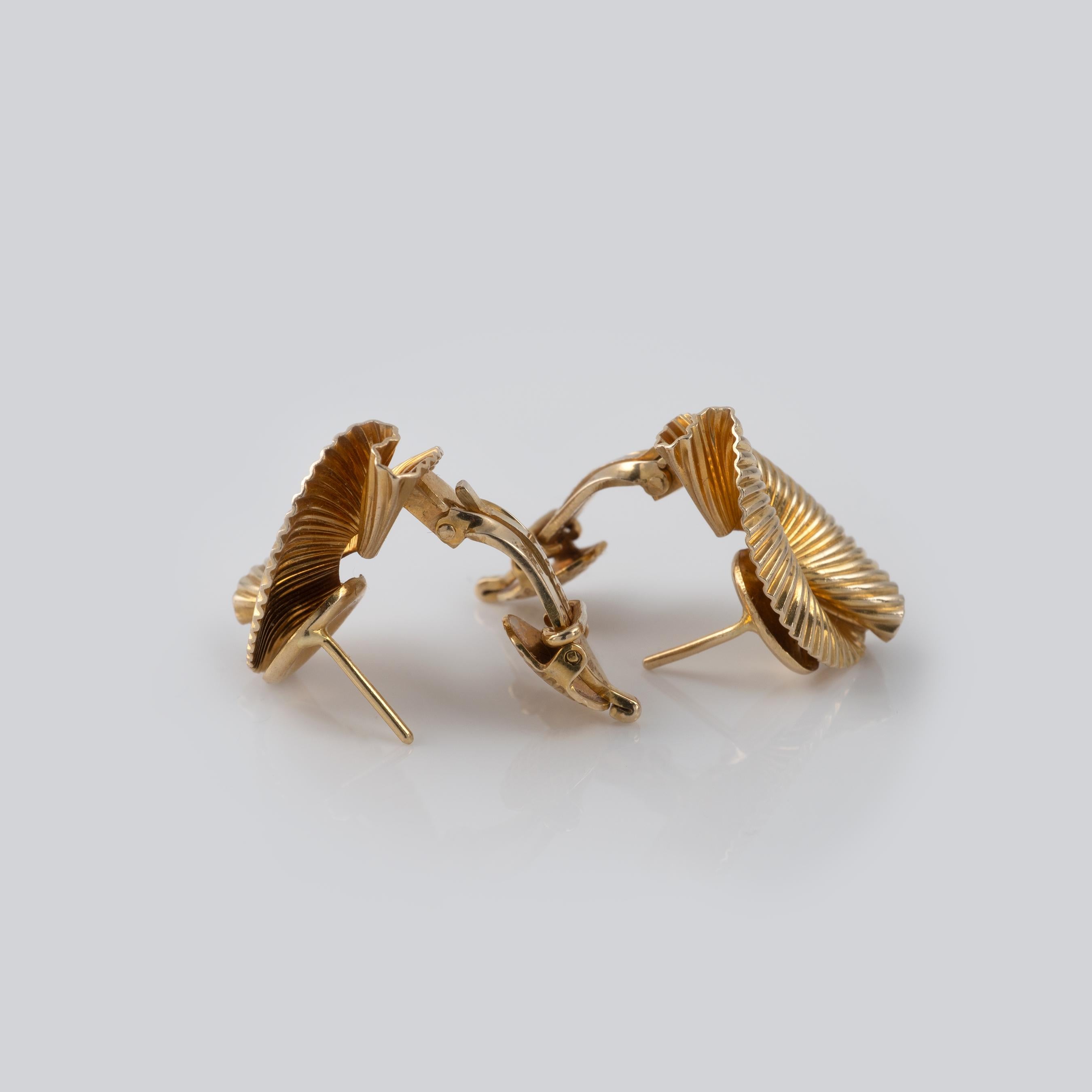 1950s Vintage Tiffany & Co 14 Karat Gold Double Fan Clip Earrings In Good Condition In Preston, Lancashire