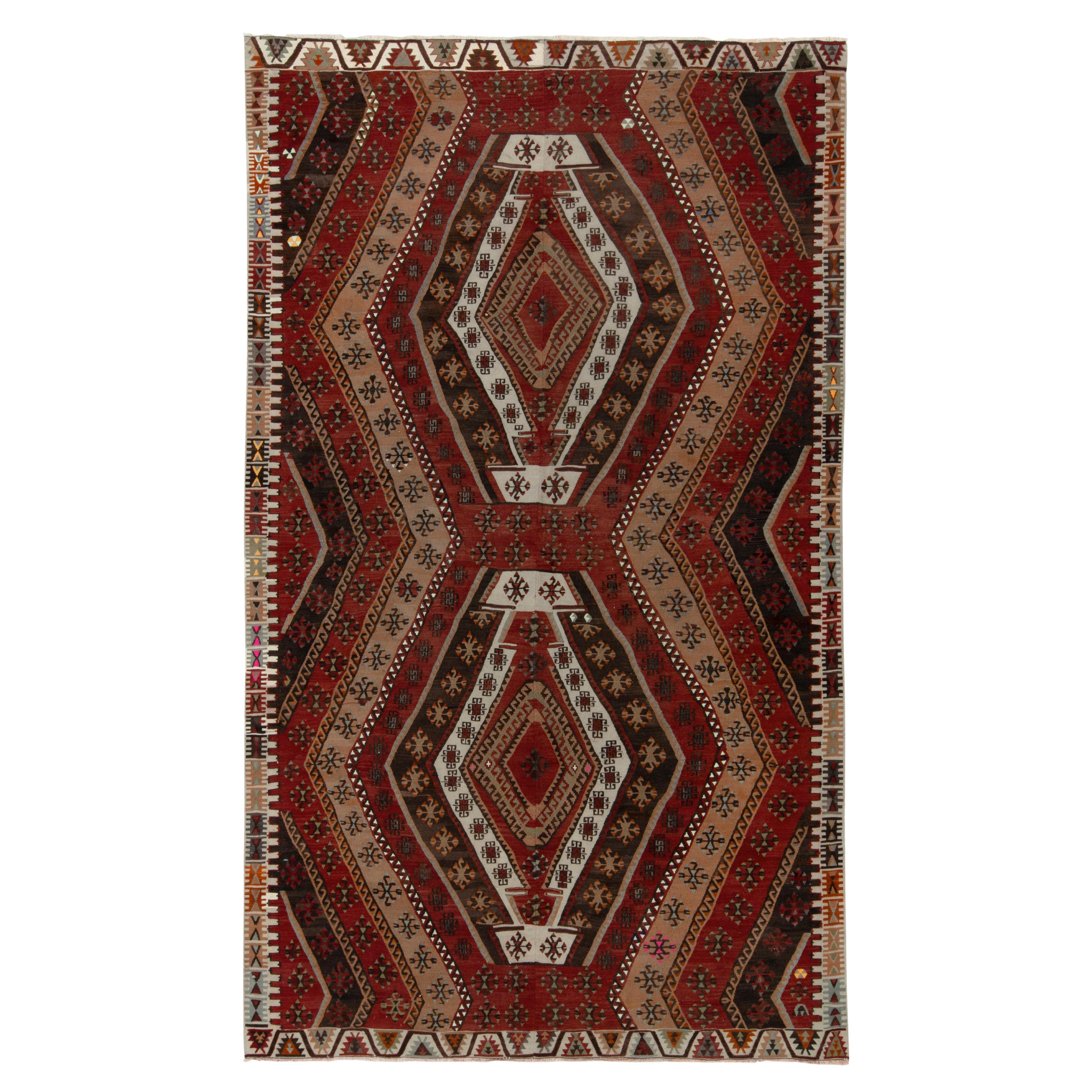 Tapis Kilim tribal vintage des années 1950 en rouge, beige-marron, motif géométrique par Rug & Kilim