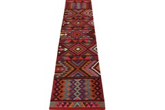 Tapis de couloir Kilim tribal vintage rouge à motif géométrique par Rug & Kilim, années 1950