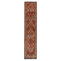 1950er Jahre Vintage Stammeskunst-Läufer in mehrfarbigen Mustern, geometrisch von Rug & Kilim
