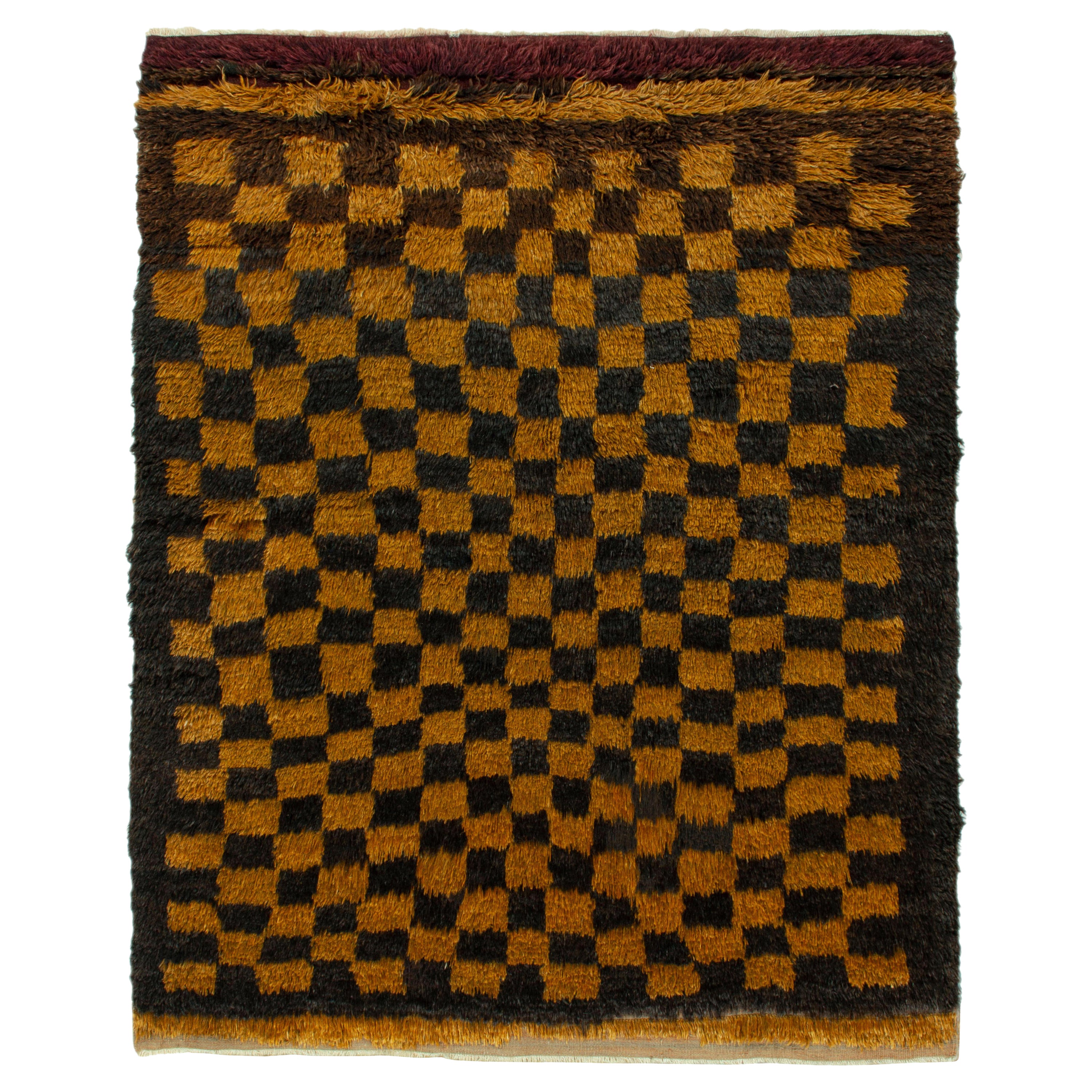 Tappeto Tulu Shag vintage del 1950 in nero, geometrico a scacchiera dorata di Rug & Kilim in vendita