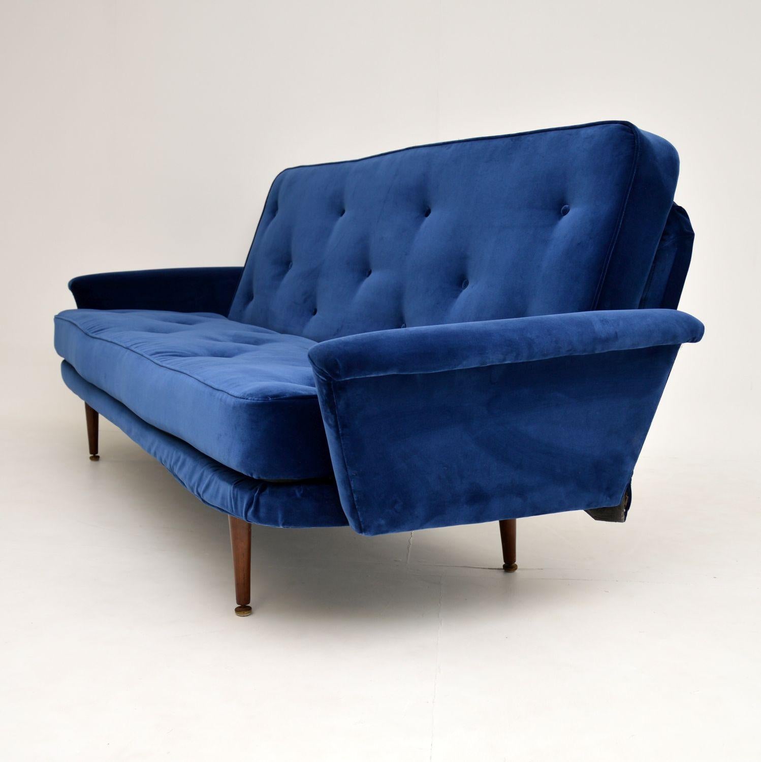 1950s Vintage Velvet Sofa Bed In Good Condition In London, GB