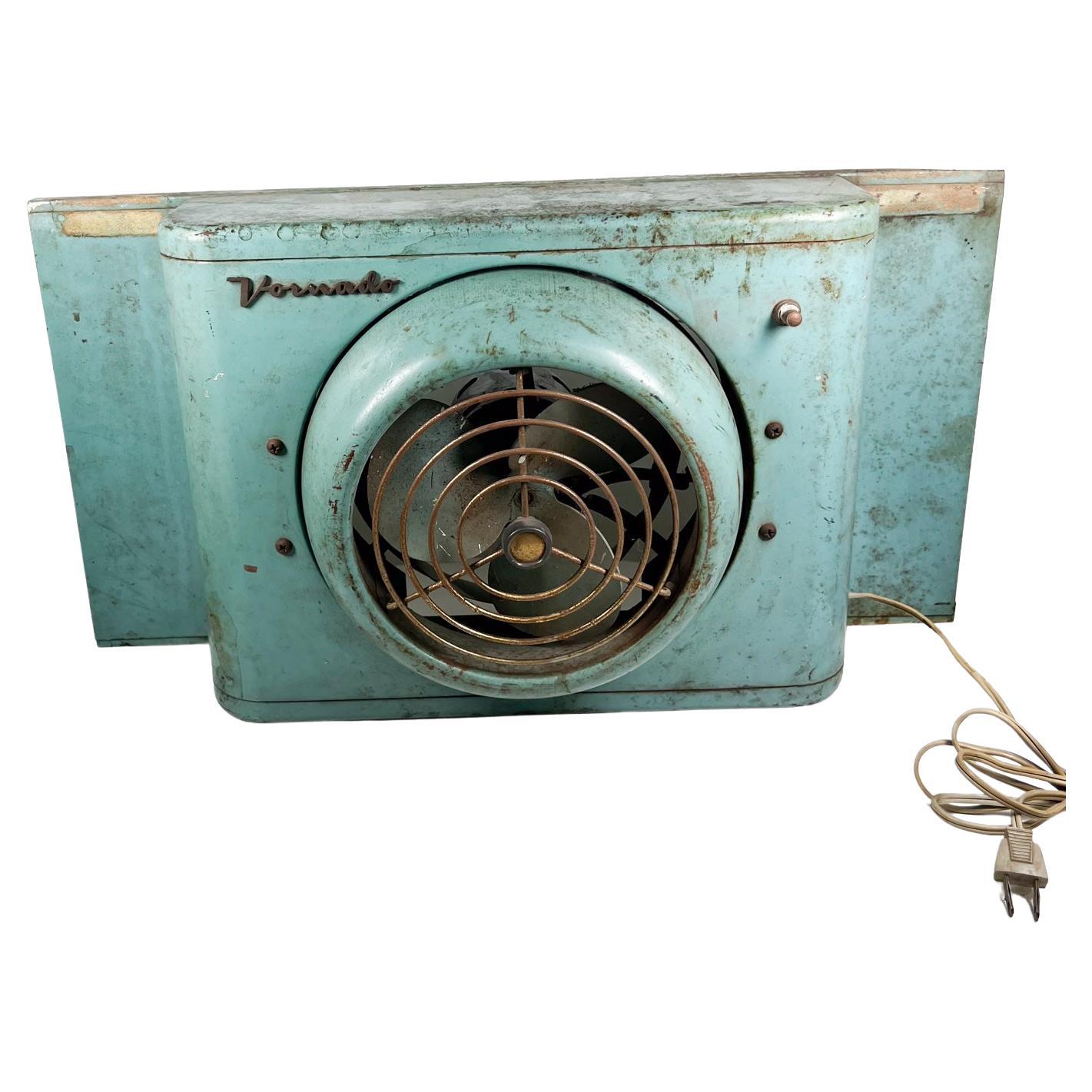 1950s Vintage Wall Unit Vornado Fabulous Mint Green Window Fan im Angebot