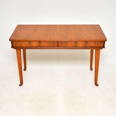 1950er Vintage-Schreibtisch aus Nussbaumholz von Lazslo Hoenig