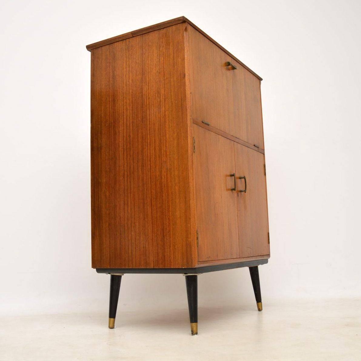 Mid-20th Century 1950s Vintage Walnut Drinks Cabinet