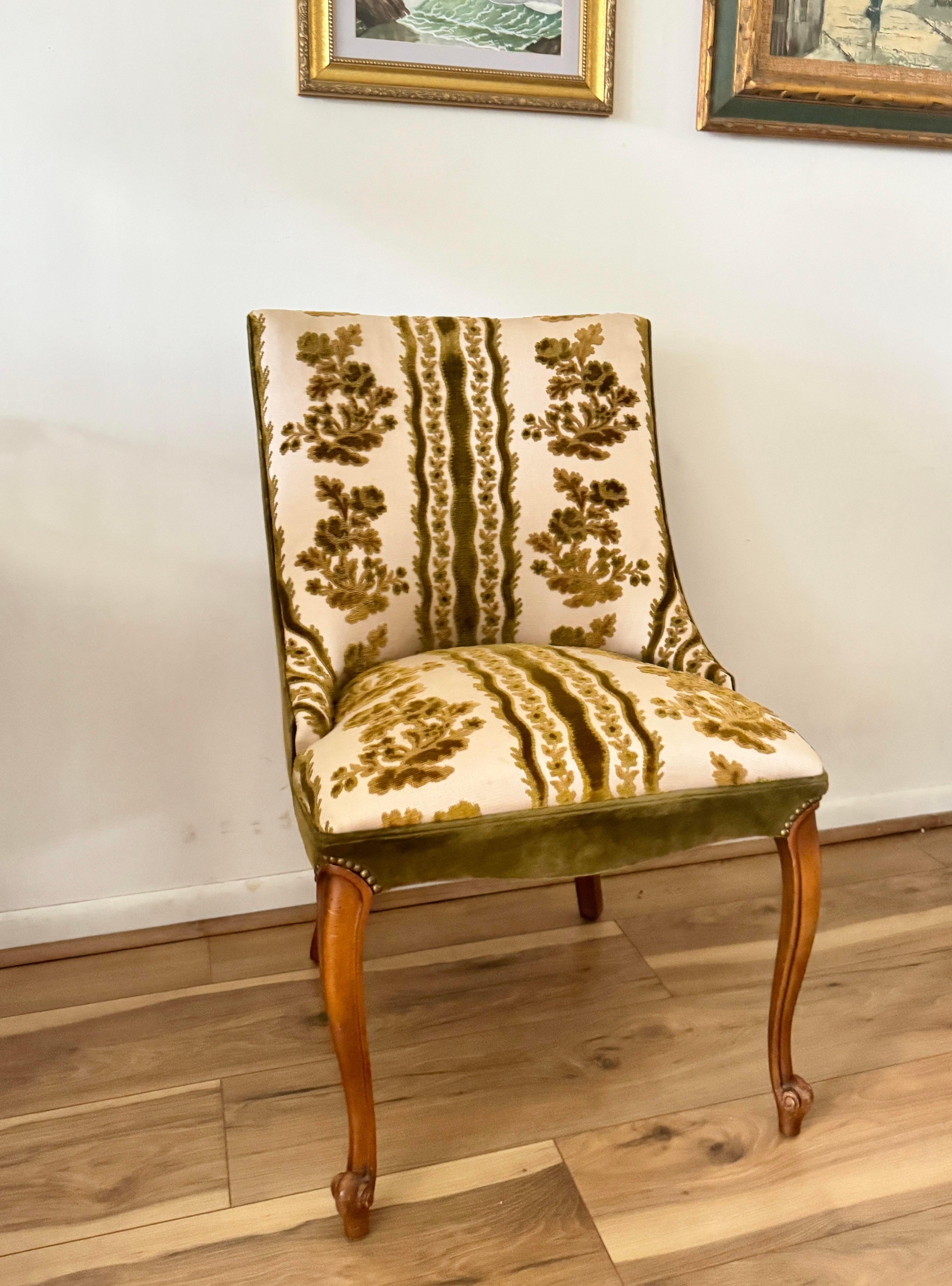 Vintage Walnut Scoop Back Accent Chair featuring exquisite cabriole legs and beautiful, clean upholstery. This timeless piece adds a touch of elegance and comfort to any room. 