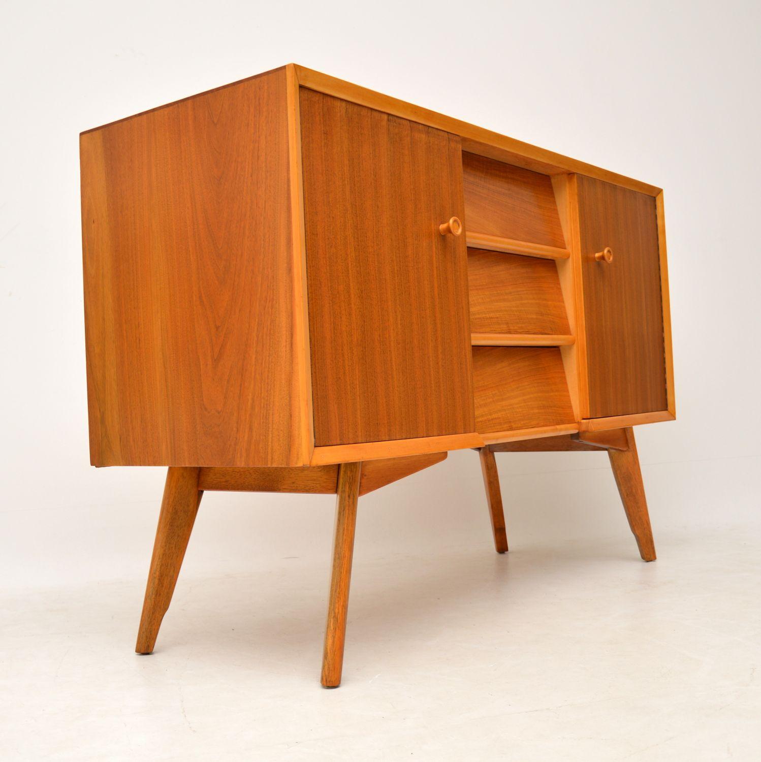1950s Vintage Walnut Sideboard In Good Condition In London, GB