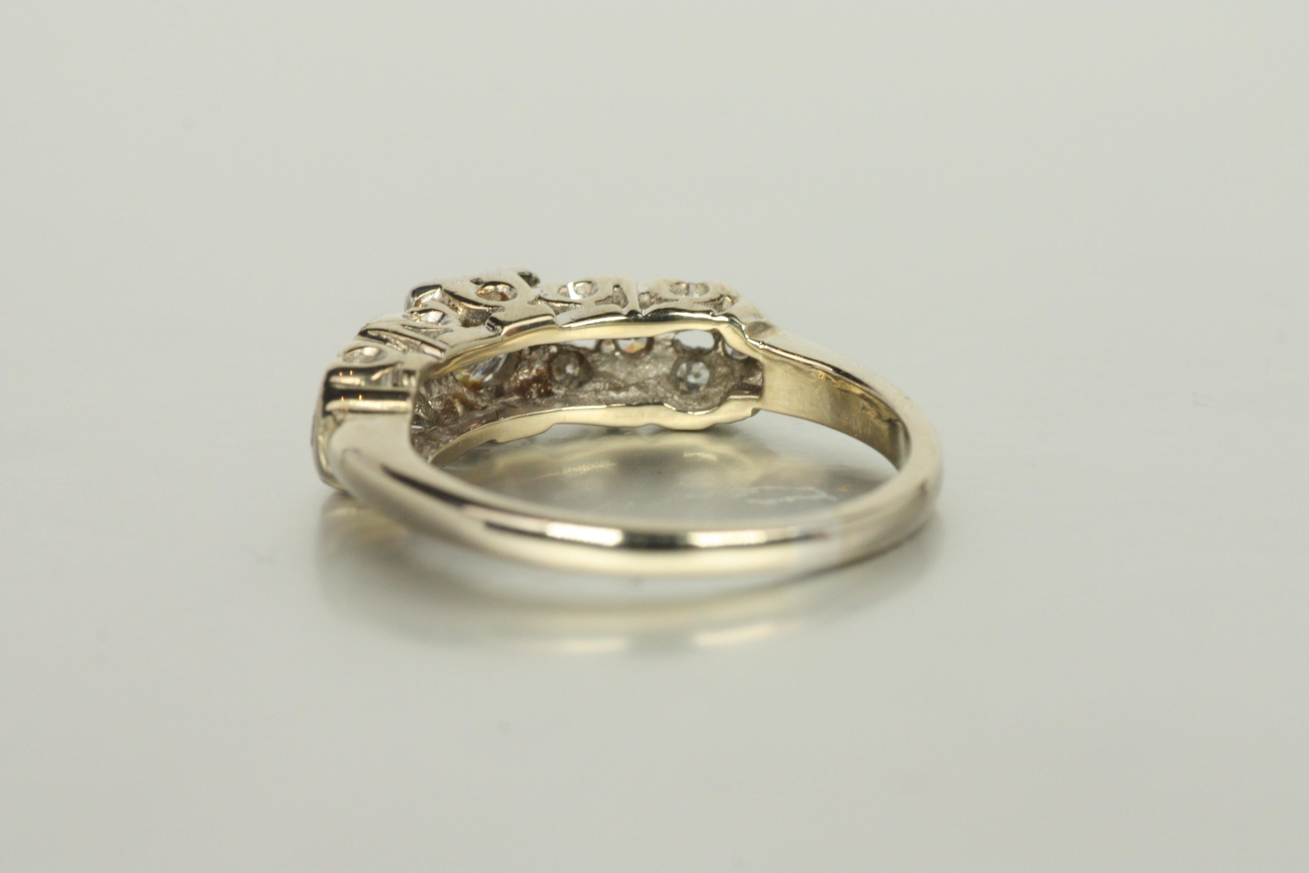 Anello di fidanzamento con diamante intrecciato vintage degli anni '50 - design a fascia elicoidale in oro bianco 14K in vendita 4