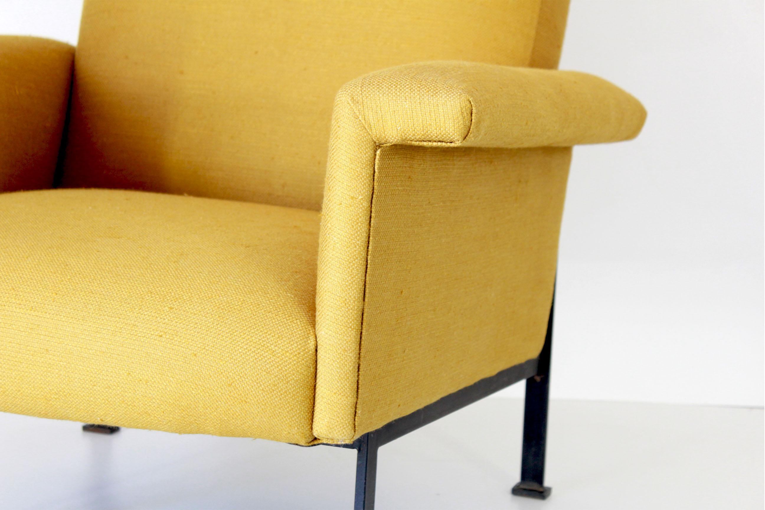 Vintage yellow Armchair, Italy 1950s For Sale 4