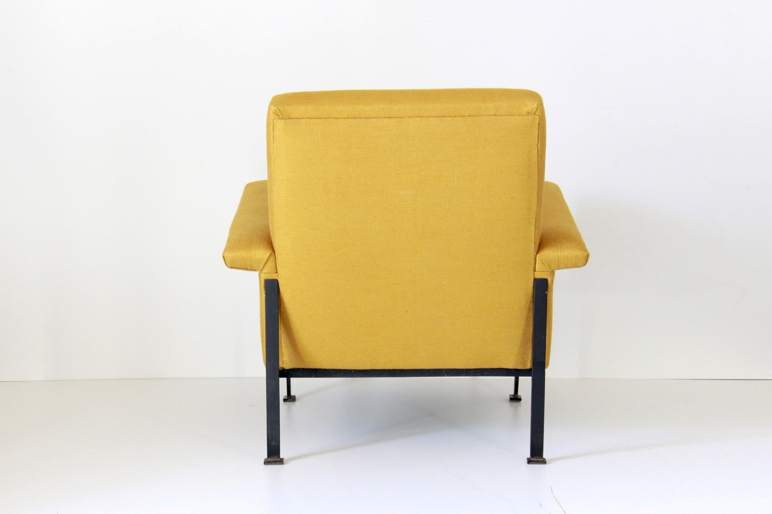 Italian Vintage yellow Armchair, Italy 1950s For Sale