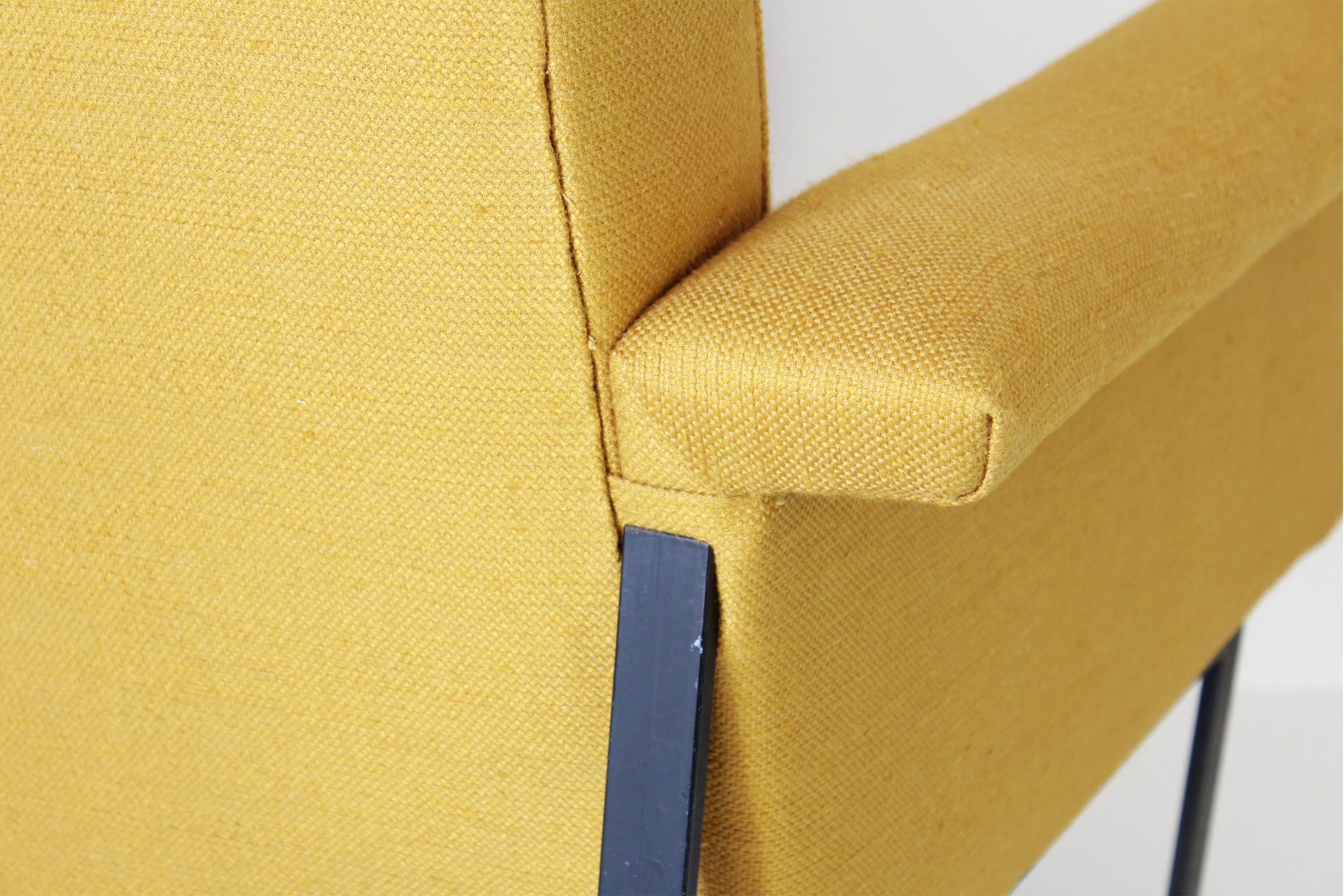 Vintage yellow Armchair, Italy 1950s For Sale 2