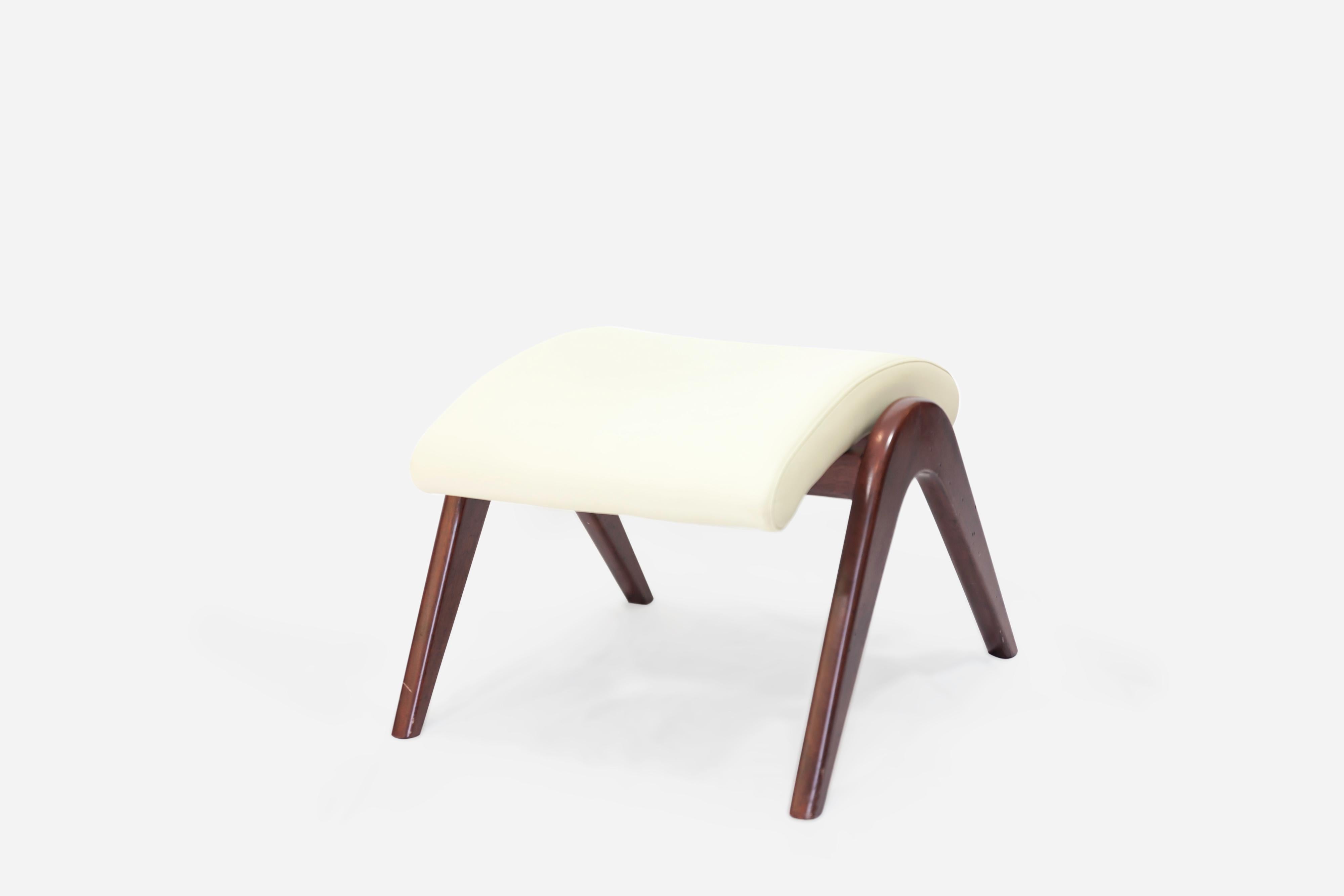 1950's Vladimir Kagan Paar Fußhocker Holz Weiß Leder Mid Century im Zustand „Gut“ im Angebot in Milano, IT