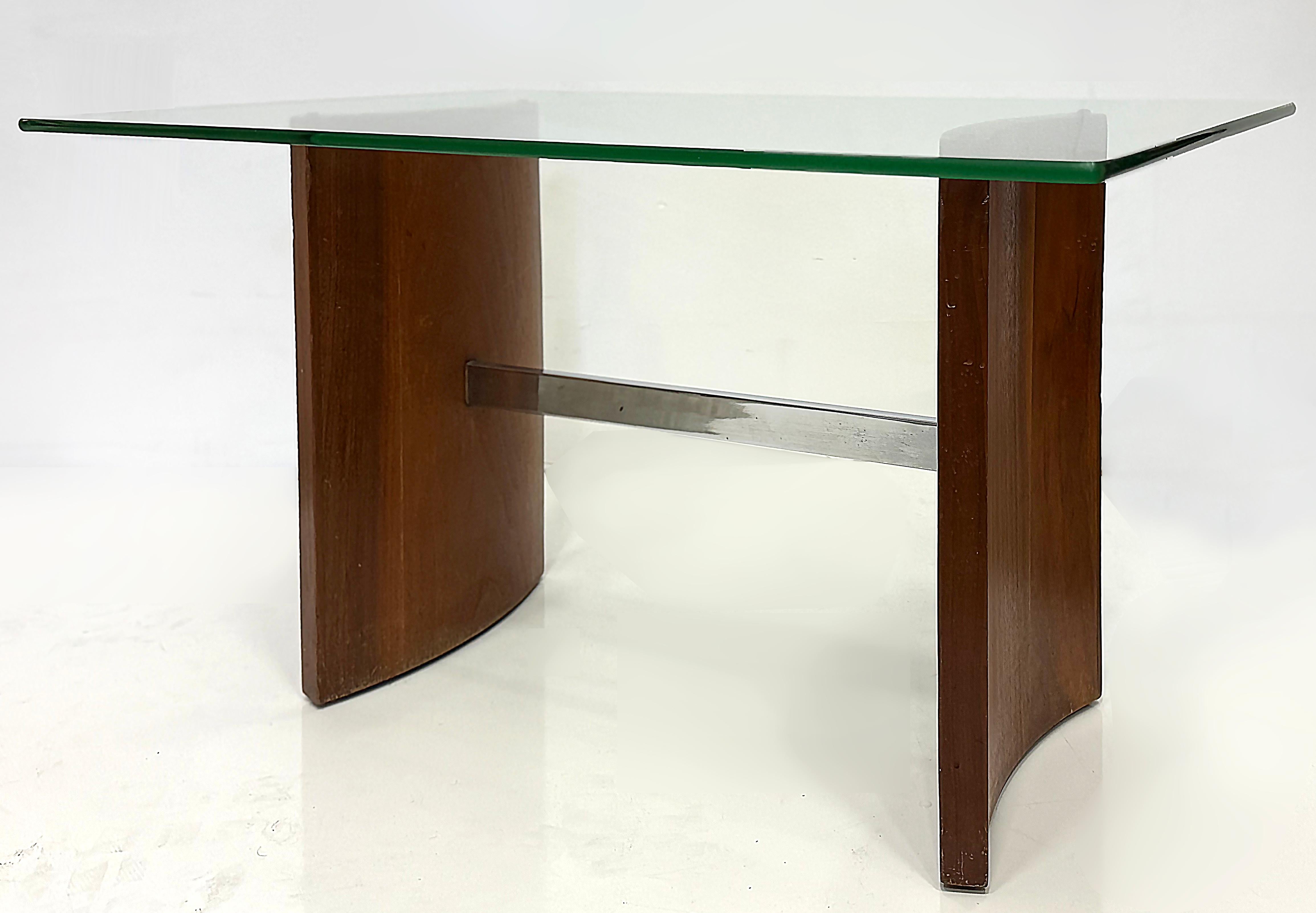 20ième siècle Table d'appoint à hélice pour Selig, années 1950, Vladimir Kagan en vente