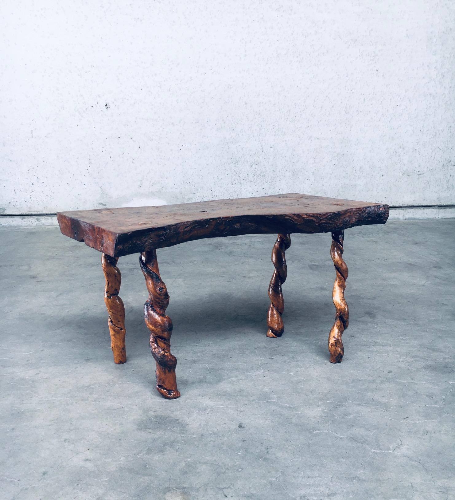 Autre Table d'appoint en chêne et bois de raisin des années 1950, de style Wabi Sabi, fabriquée à la main en vente