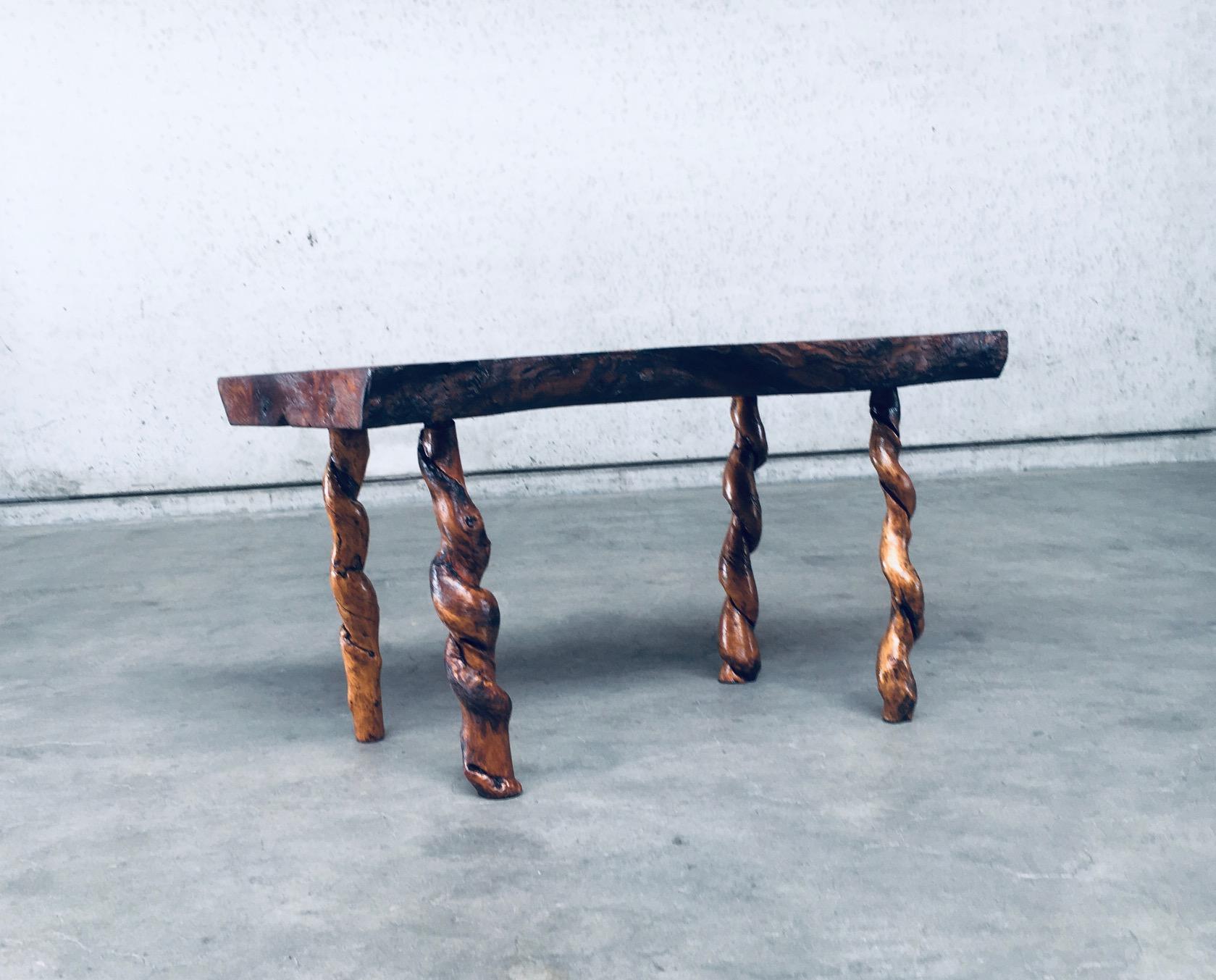 Français Table d'appoint en chêne et bois de raisin des années 1950, de style Wabi Sabi, fabriquée à la main en vente