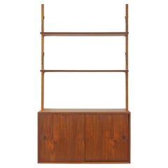 Scaffali moderni di metà secolo