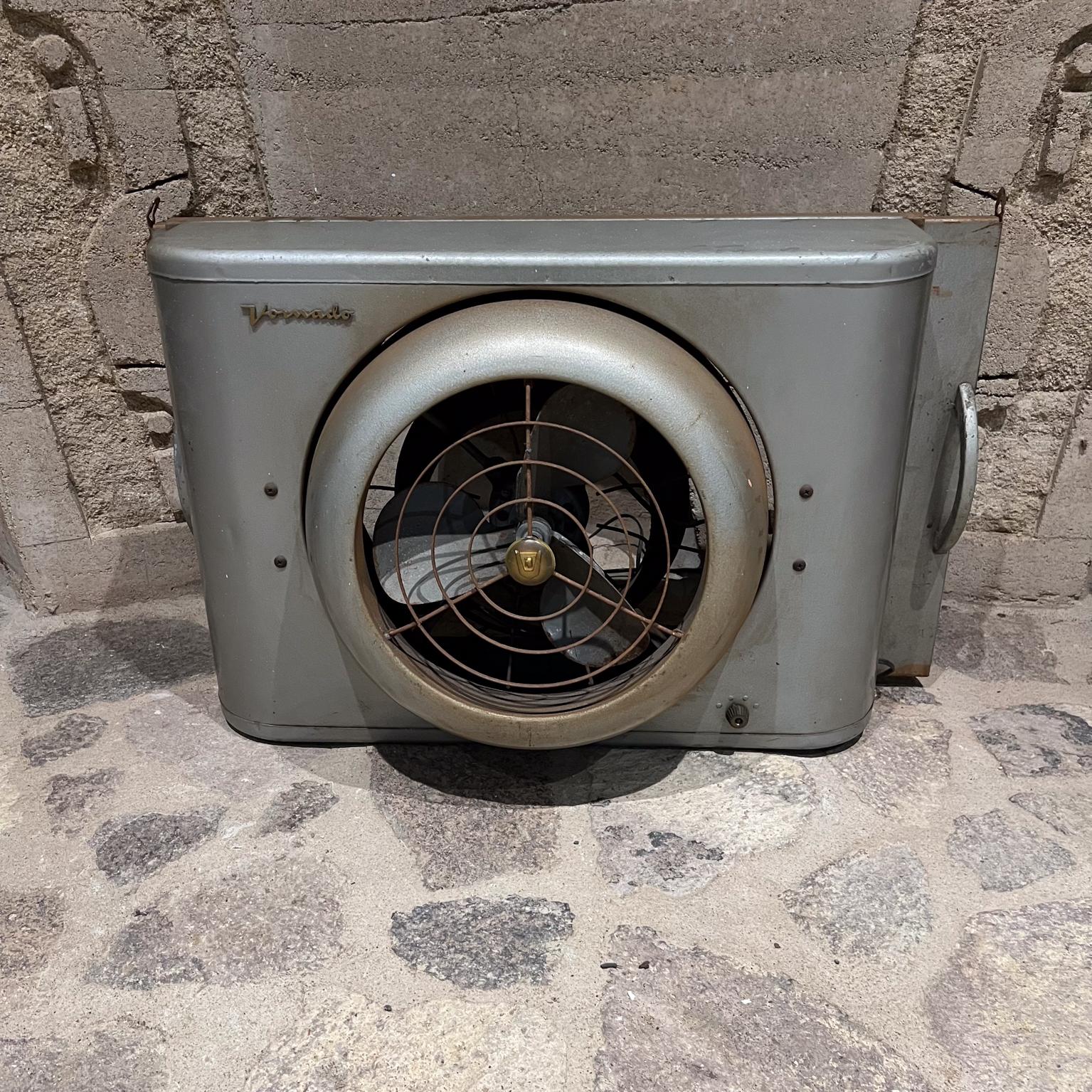 1950s Vintage Wall Unit Vornado Gray Electric Window Fan
18 h 37 w (open) 25.5 w closed x 9.5 d
Preowned unrestored vintage condition.
Tested and working.
Refer to all images please.