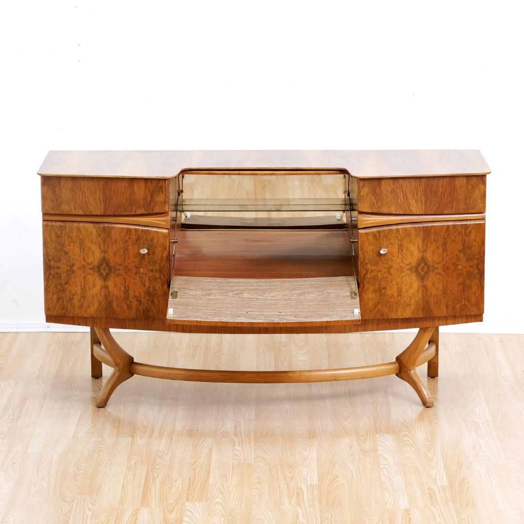 1950er Nussbaum Liquor Cabinet Credenza von Beautility of London UK (Britisch) im Angebot