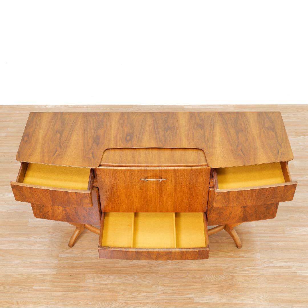 1950er Nussbaum Liquor Cabinet Credenza von Beautility of London UK im Angebot 1